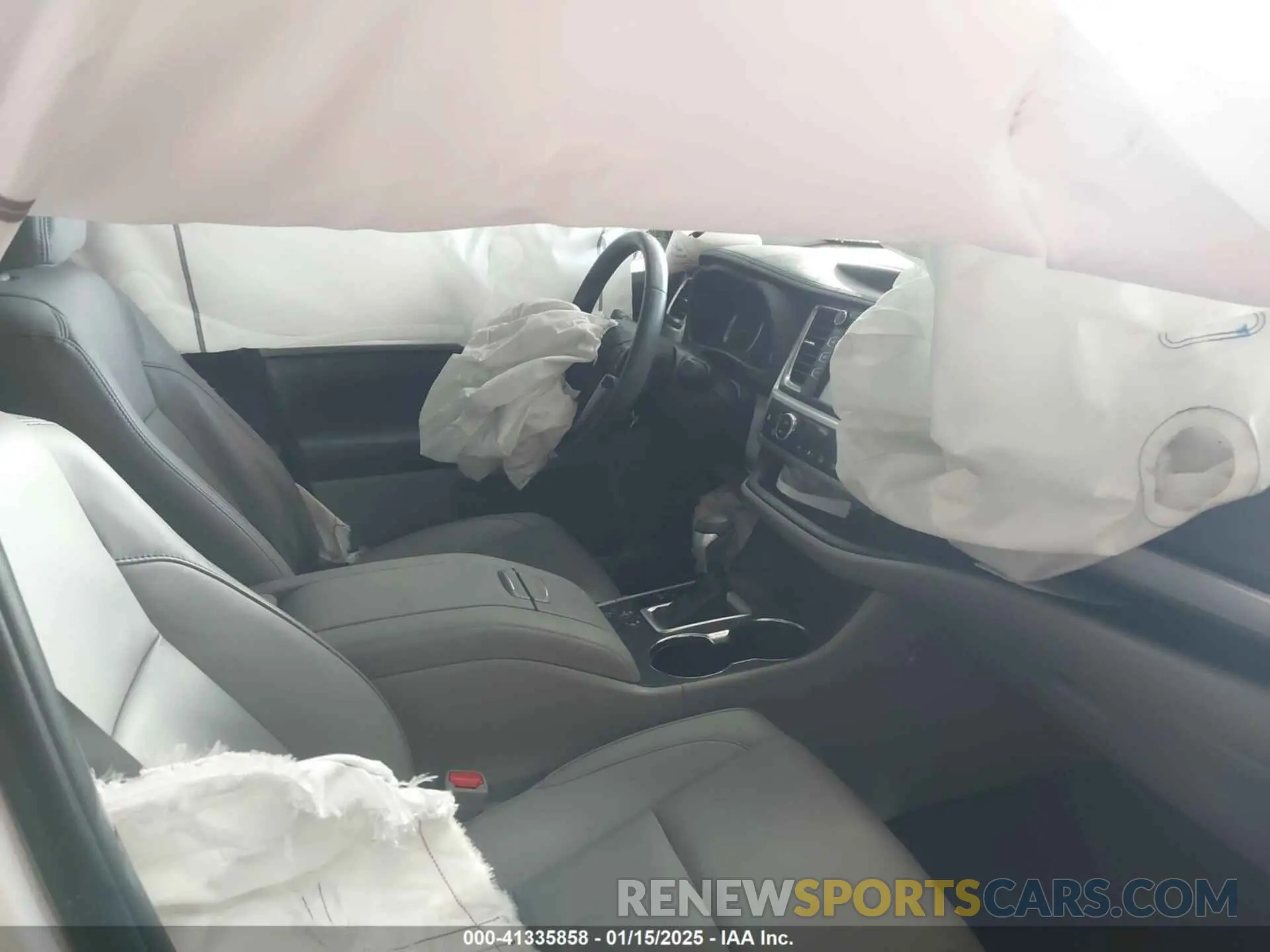 5 Photograph of a damaged car 5TDJZRFH5KS572144 TOYOTA HIGHLANDER 2019