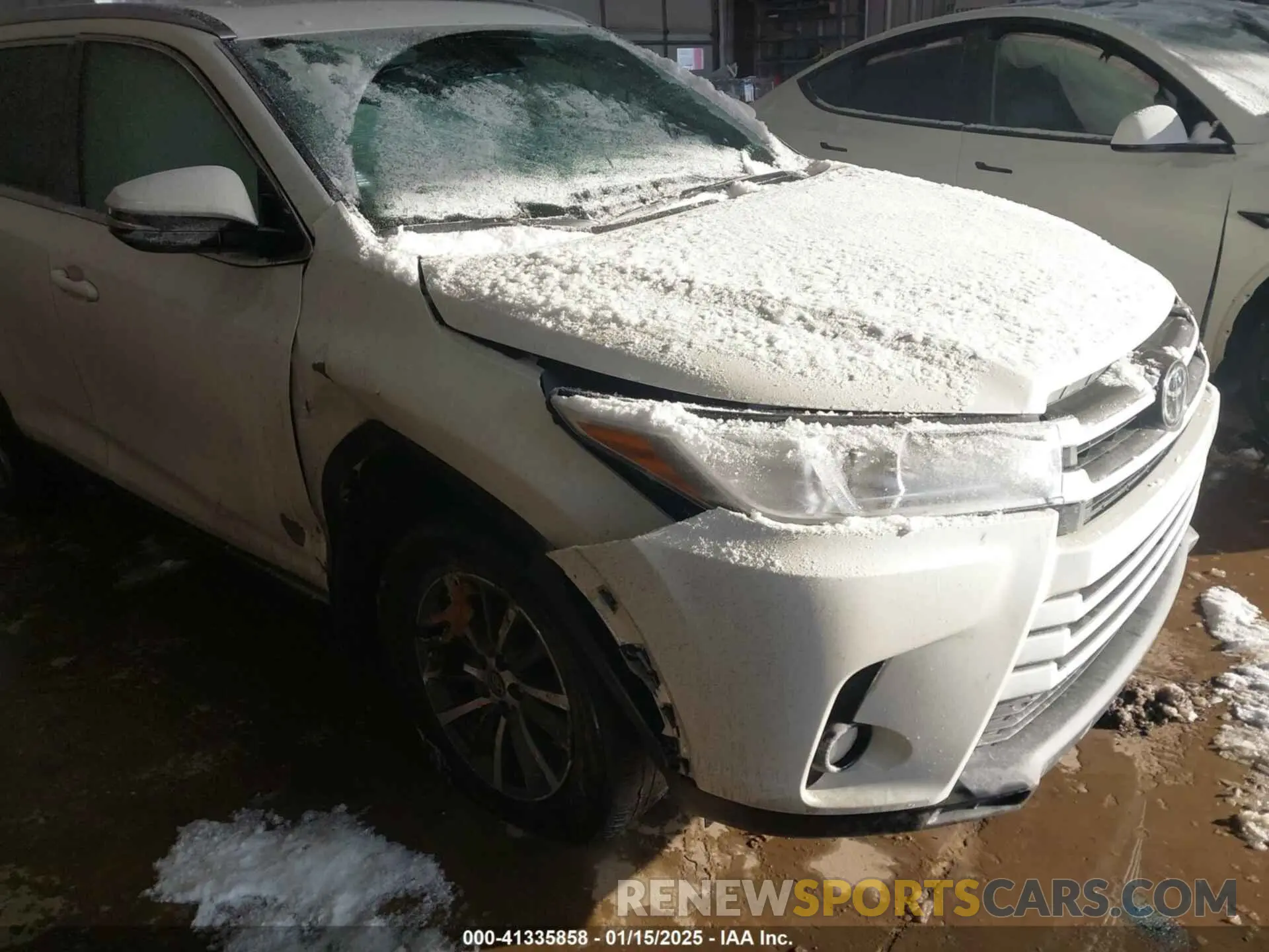 6 Photograph of a damaged car 5TDJZRFH5KS572144 TOYOTA HIGHLANDER 2019