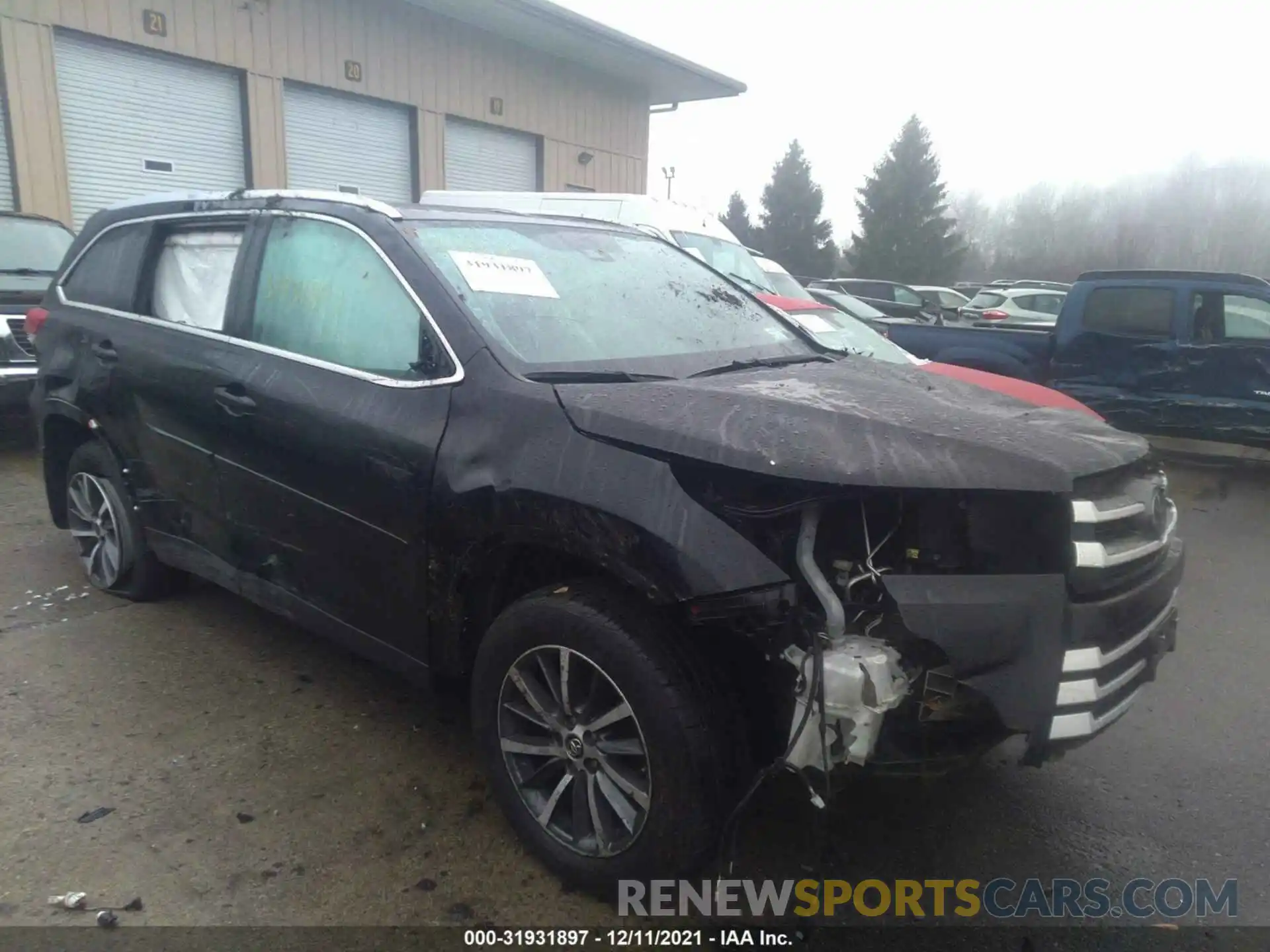 1 Photograph of a damaged car 5TDJZRFH5KS573097 TOYOTA HIGHLANDER 2019