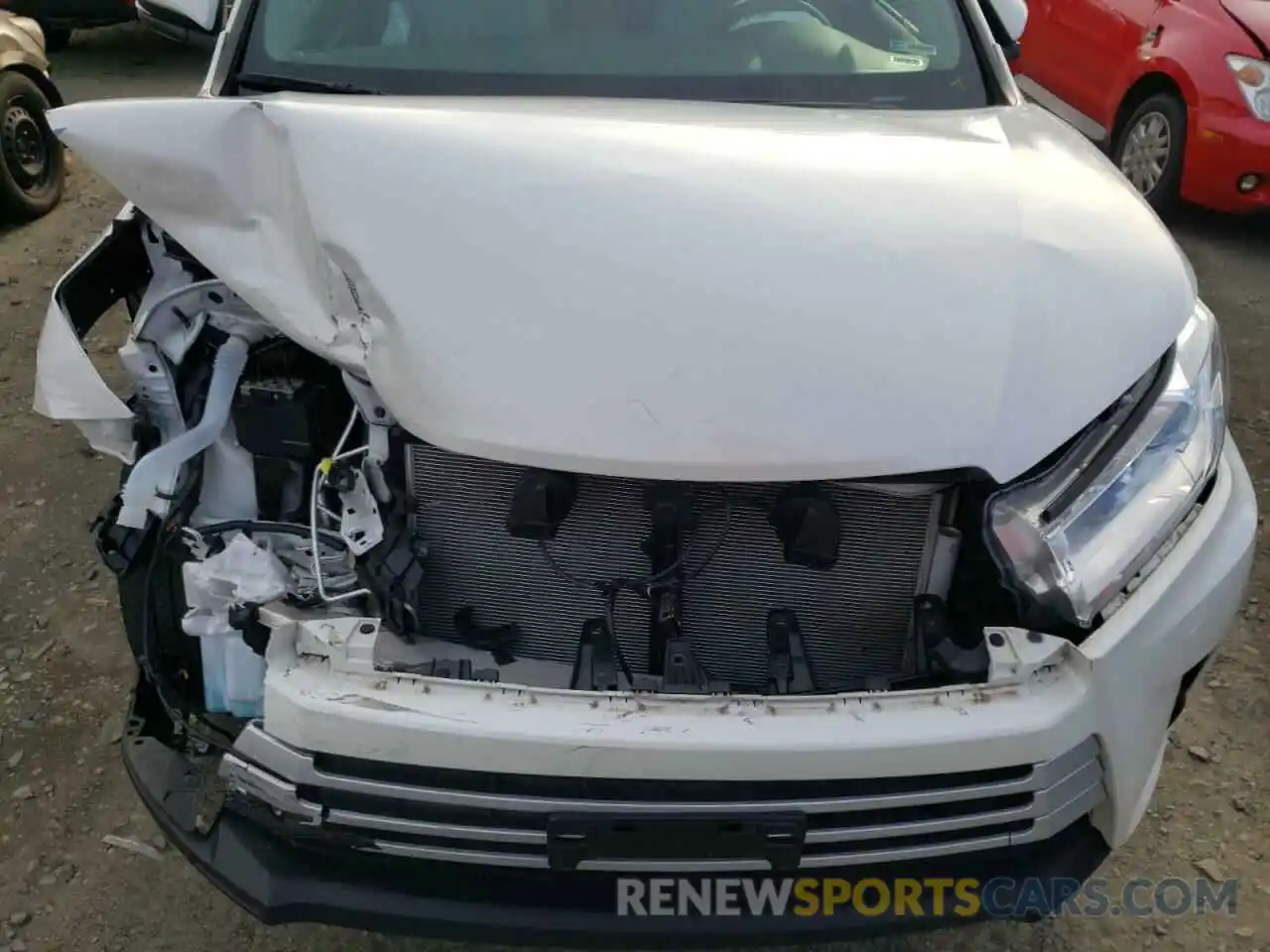 7 Photograph of a damaged car 5TDJZRFH5KS573522 TOYOTA HIGHLANDER 2019