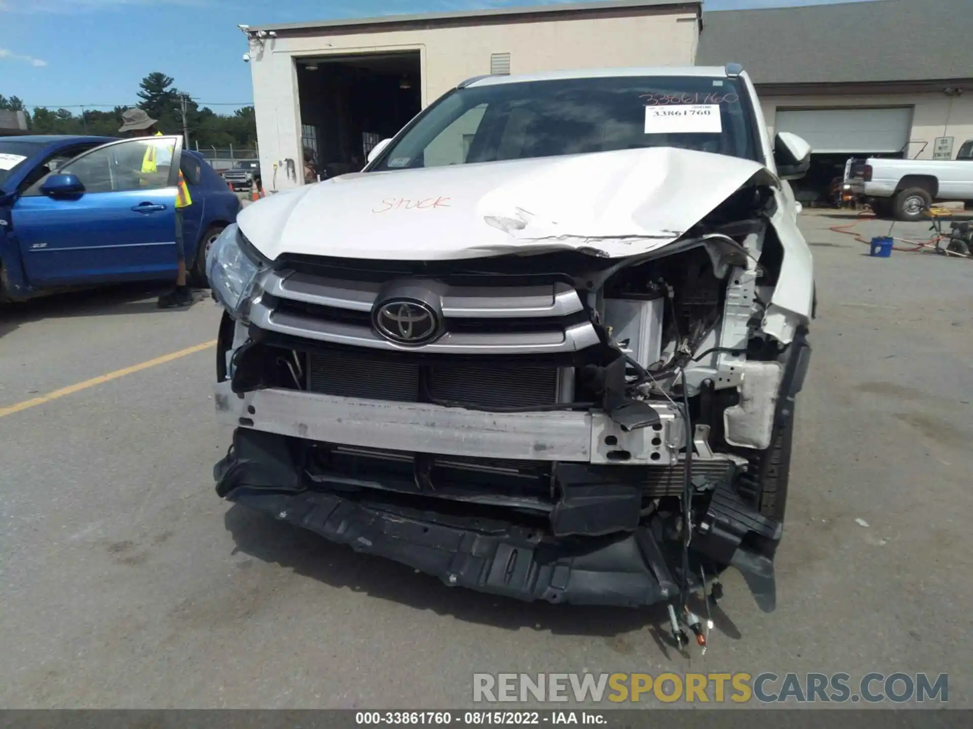 6 Photograph of a damaged car 5TDJZRFH5KS574069 TOYOTA HIGHLANDER 2019