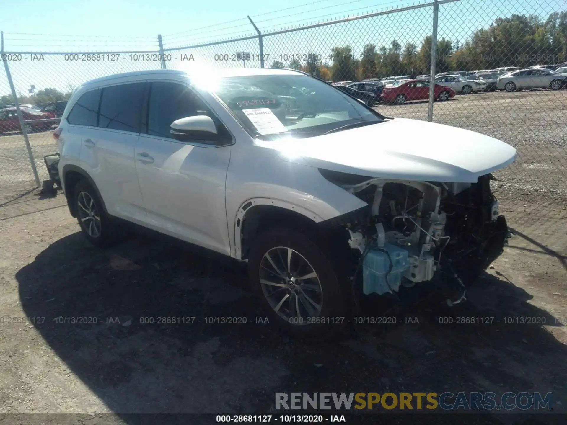 1 Photograph of a damaged car 5TDJZRFH5KS575657 TOYOTA HIGHLANDER 2019