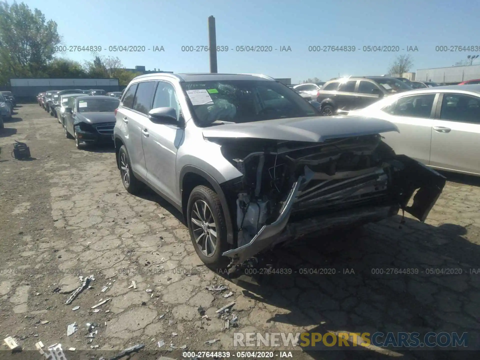 1 Photograph of a damaged car 5TDJZRFH5KS580406 TOYOTA HIGHLANDER 2019