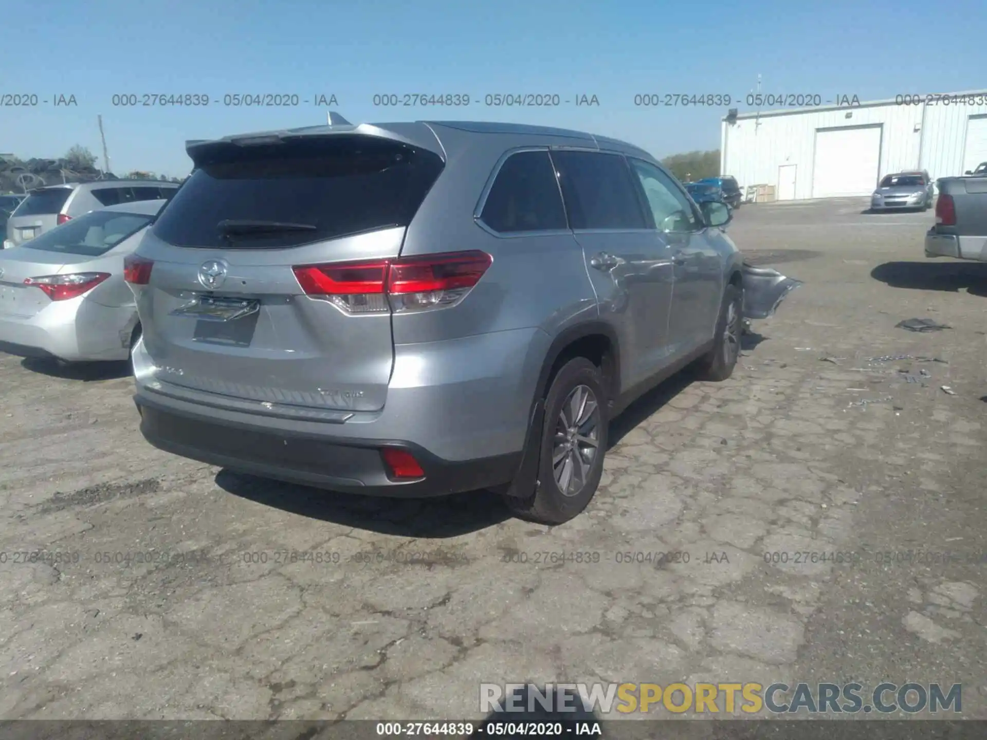 4 Photograph of a damaged car 5TDJZRFH5KS580406 TOYOTA HIGHLANDER 2019