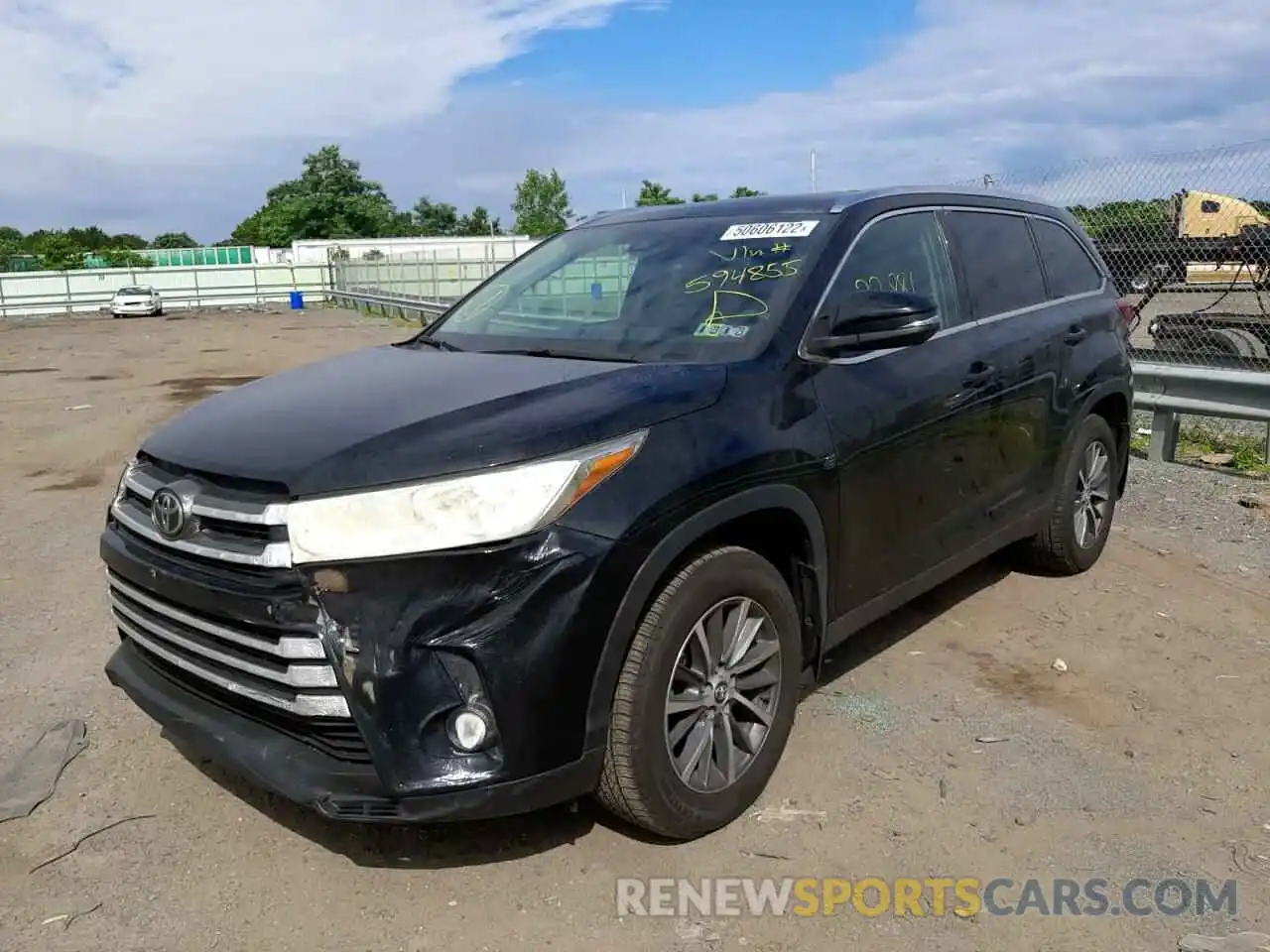 2 Photograph of a damaged car 5TDJZRFH5KS594855 TOYOTA HIGHLANDER 2019