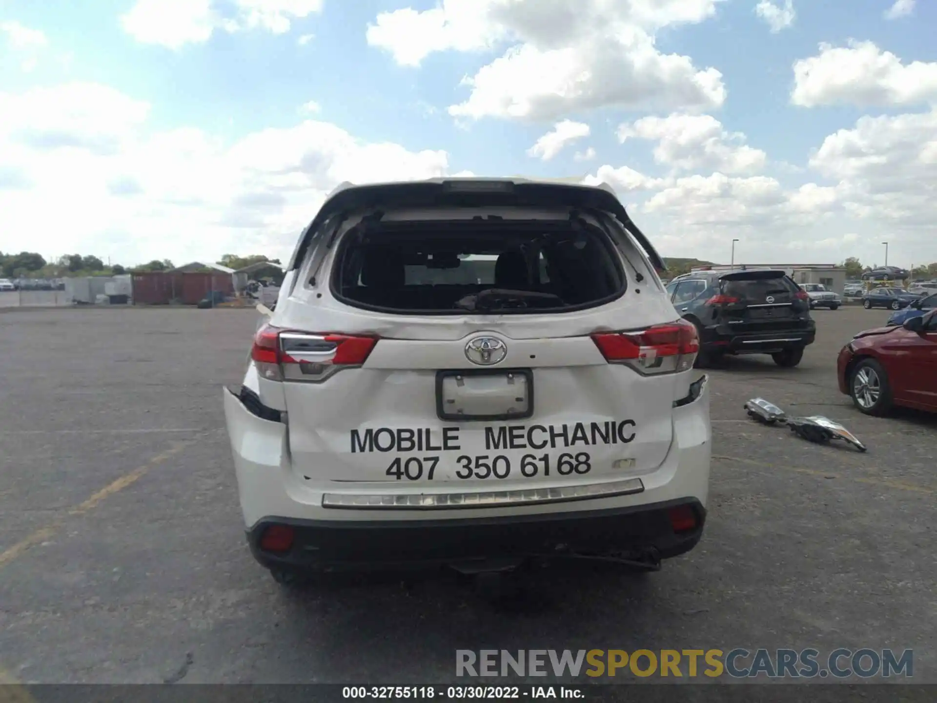 6 Photograph of a damaged car 5TDJZRFH5KS605322 TOYOTA HIGHLANDER 2019