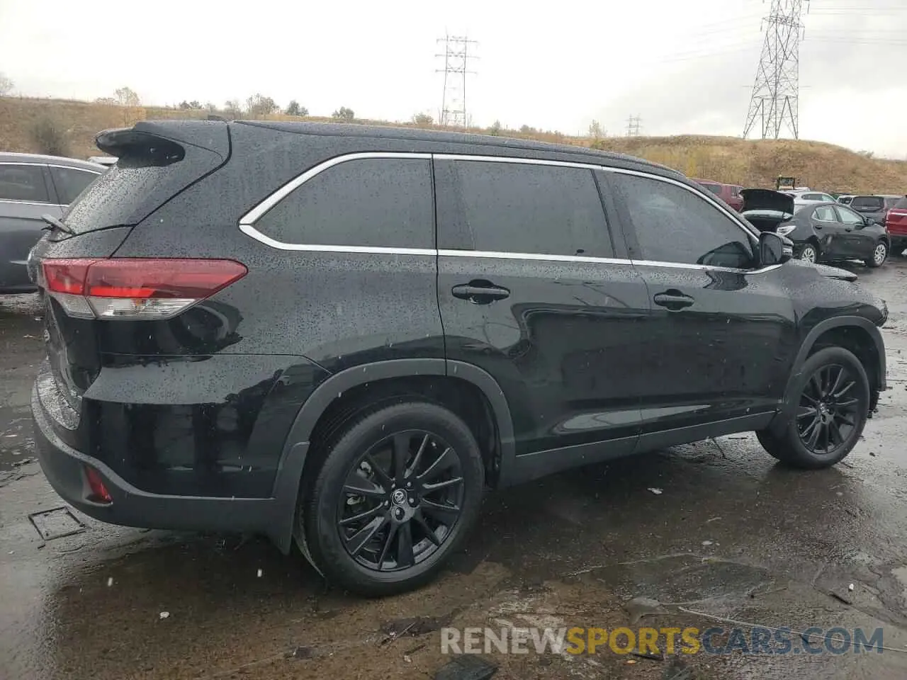 3 Photograph of a damaged car 5TDJZRFH5KS606535 TOYOTA HIGHLANDER 2019