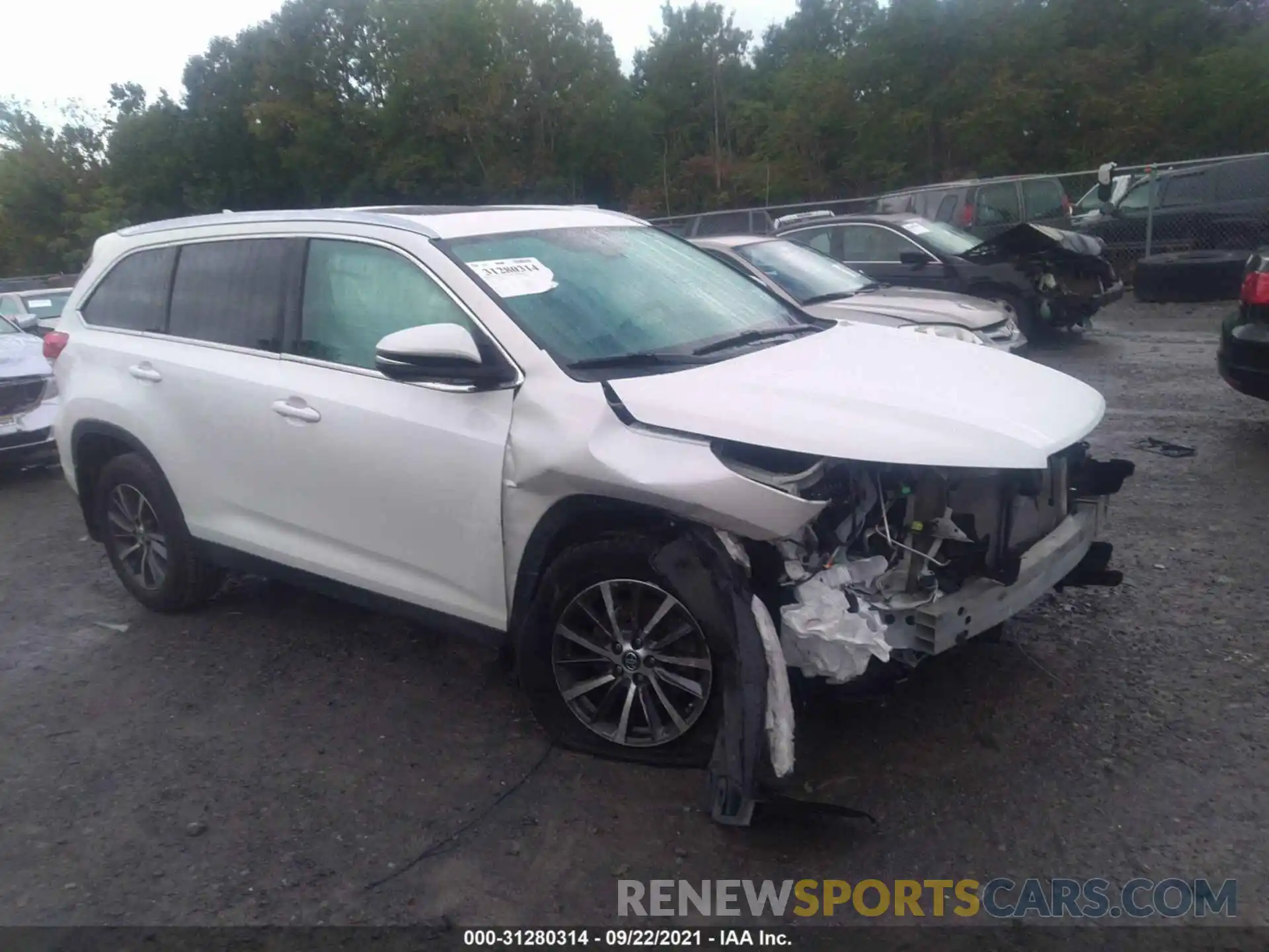 1 Photograph of a damaged car 5TDJZRFH5KS606941 TOYOTA HIGHLANDER 2019