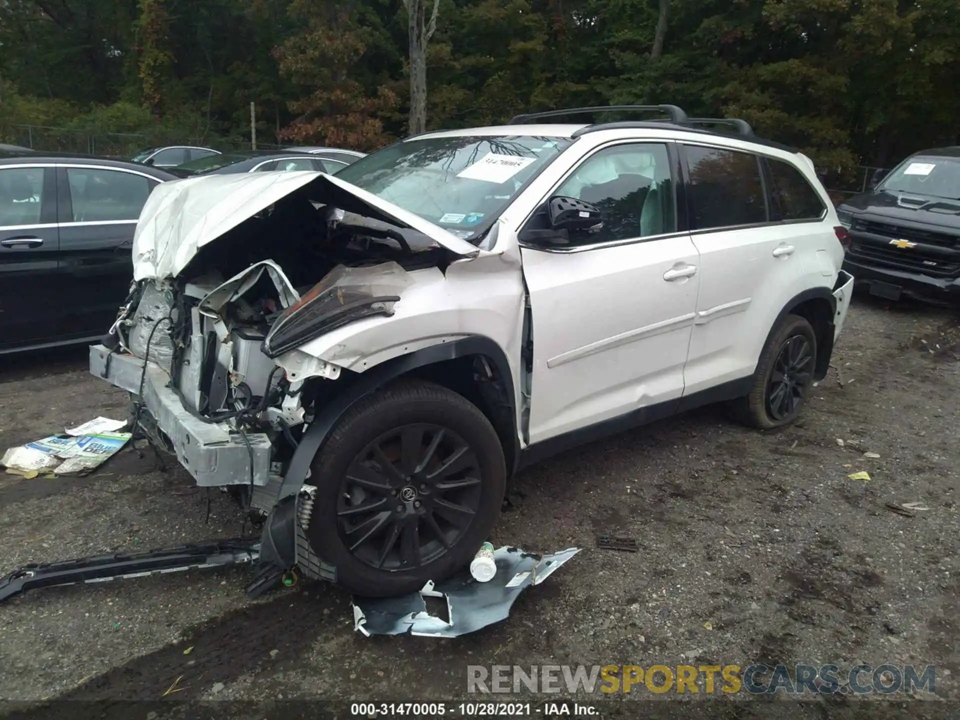 2 Photograph of a damaged car 5TDJZRFH5KS613033 TOYOTA HIGHLANDER 2019