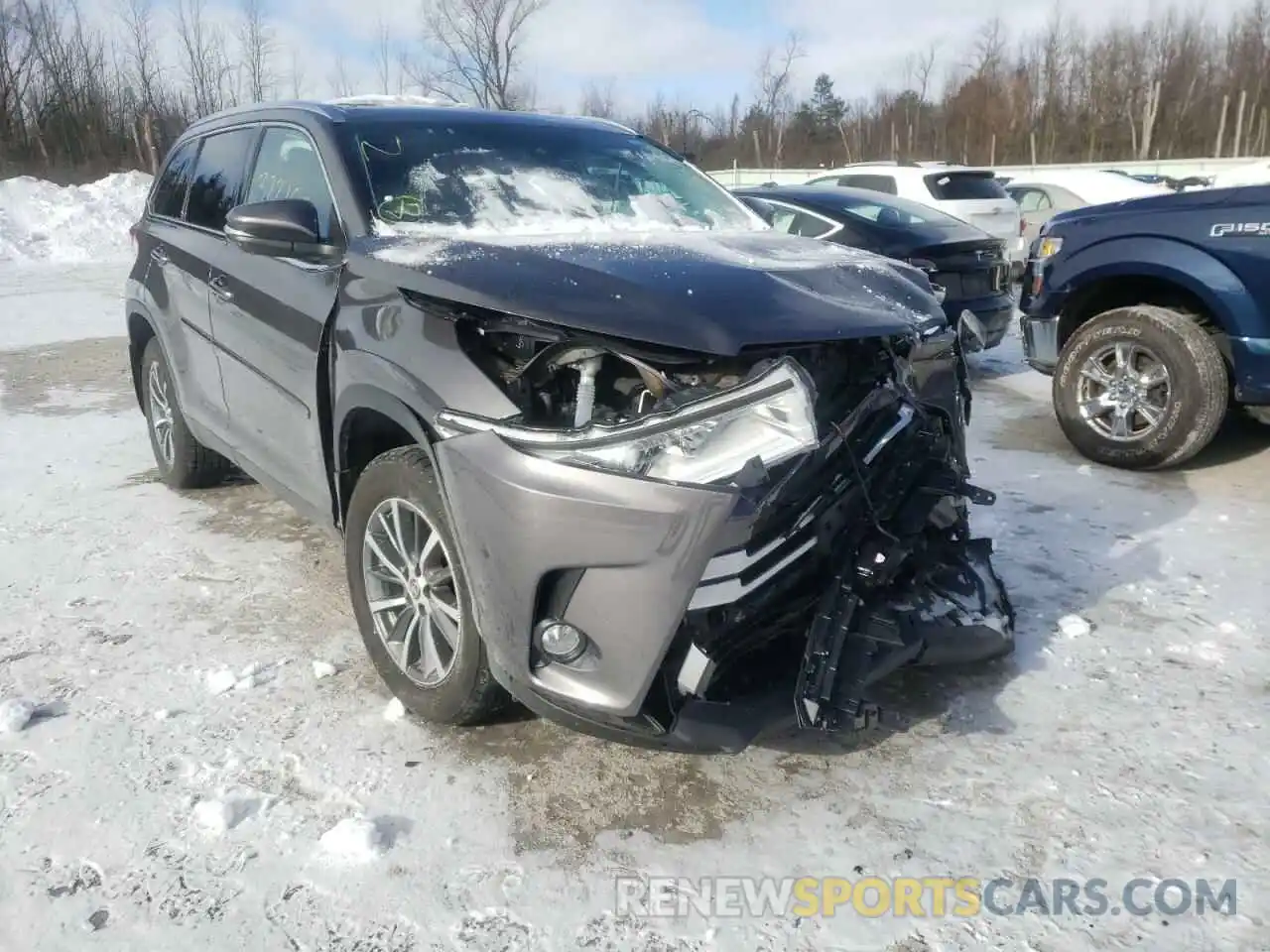 1 Photograph of a damaged car 5TDJZRFH5KS615154 TOYOTA HIGHLANDER 2019