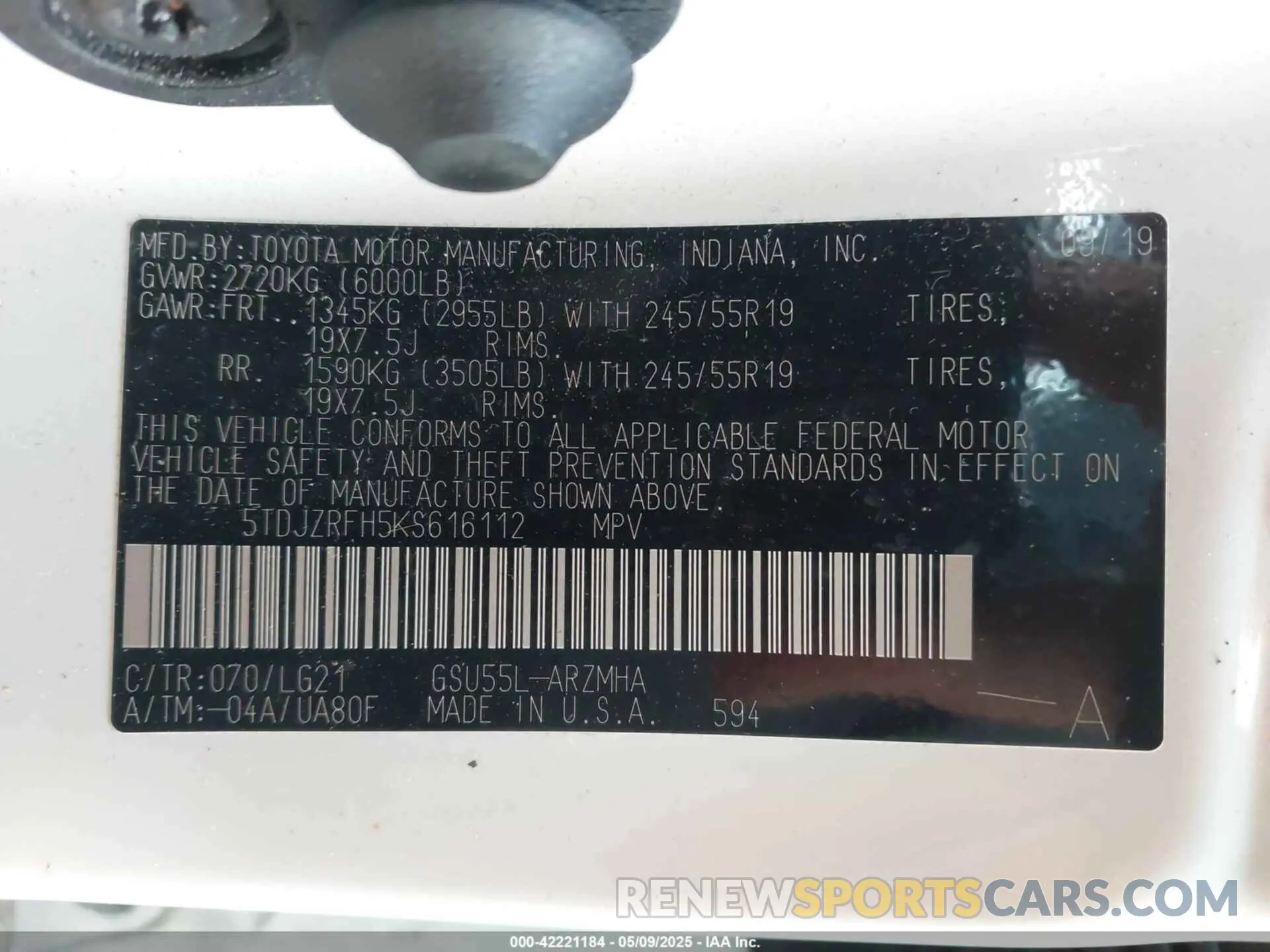 9 Photograph of a damaged car 5TDJZRFH5KS616112 TOYOTA HIGHLANDER 2019