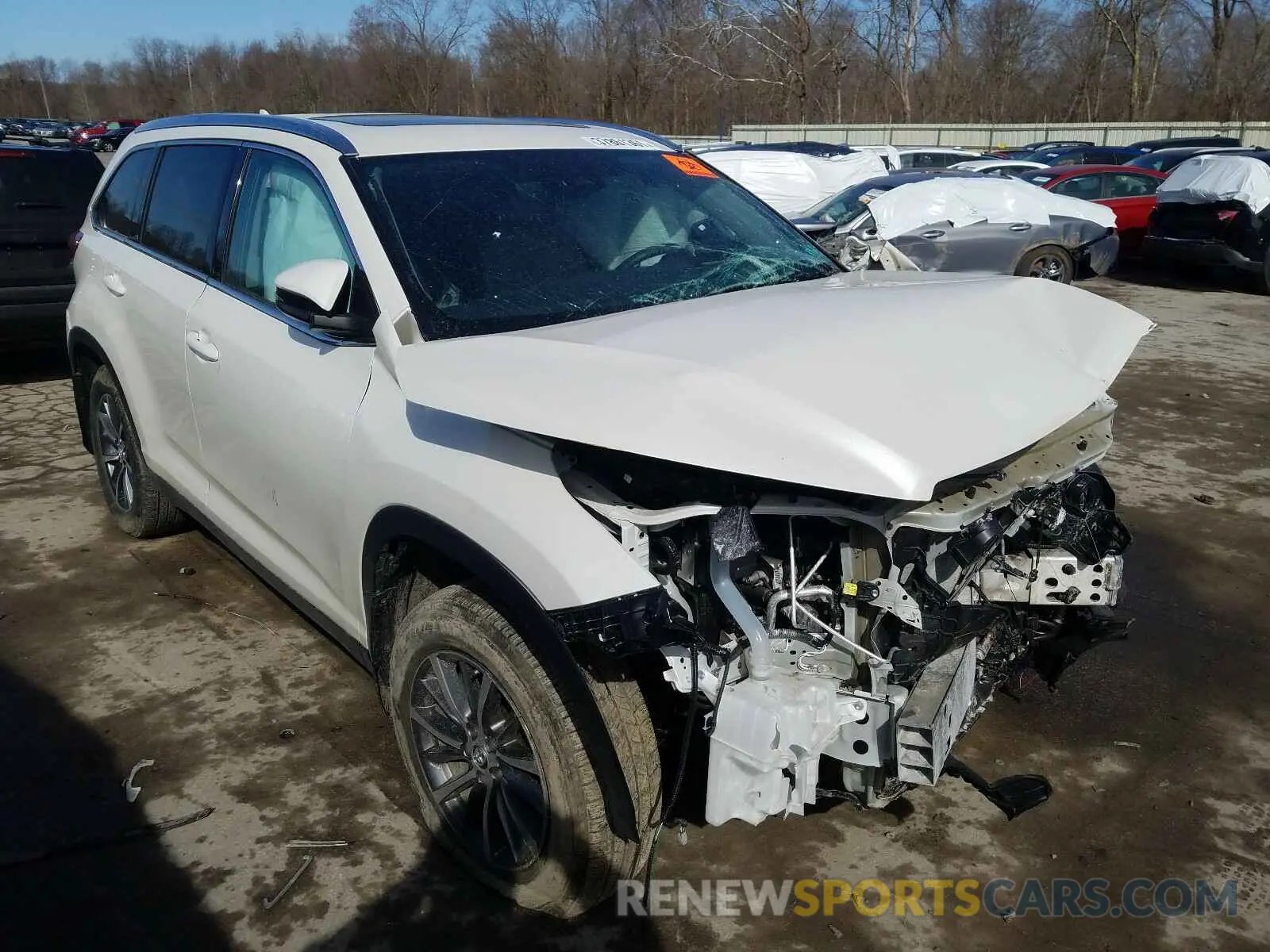 1 Photograph of a damaged car 5TDJZRFH5KS620497 TOYOTA HIGHLANDER 2019