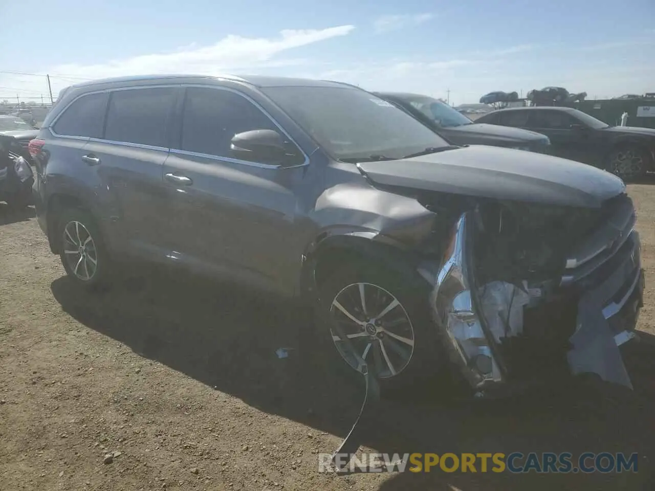 4 Photograph of a damaged car 5TDJZRFH5KS624310 TOYOTA HIGHLANDER 2019