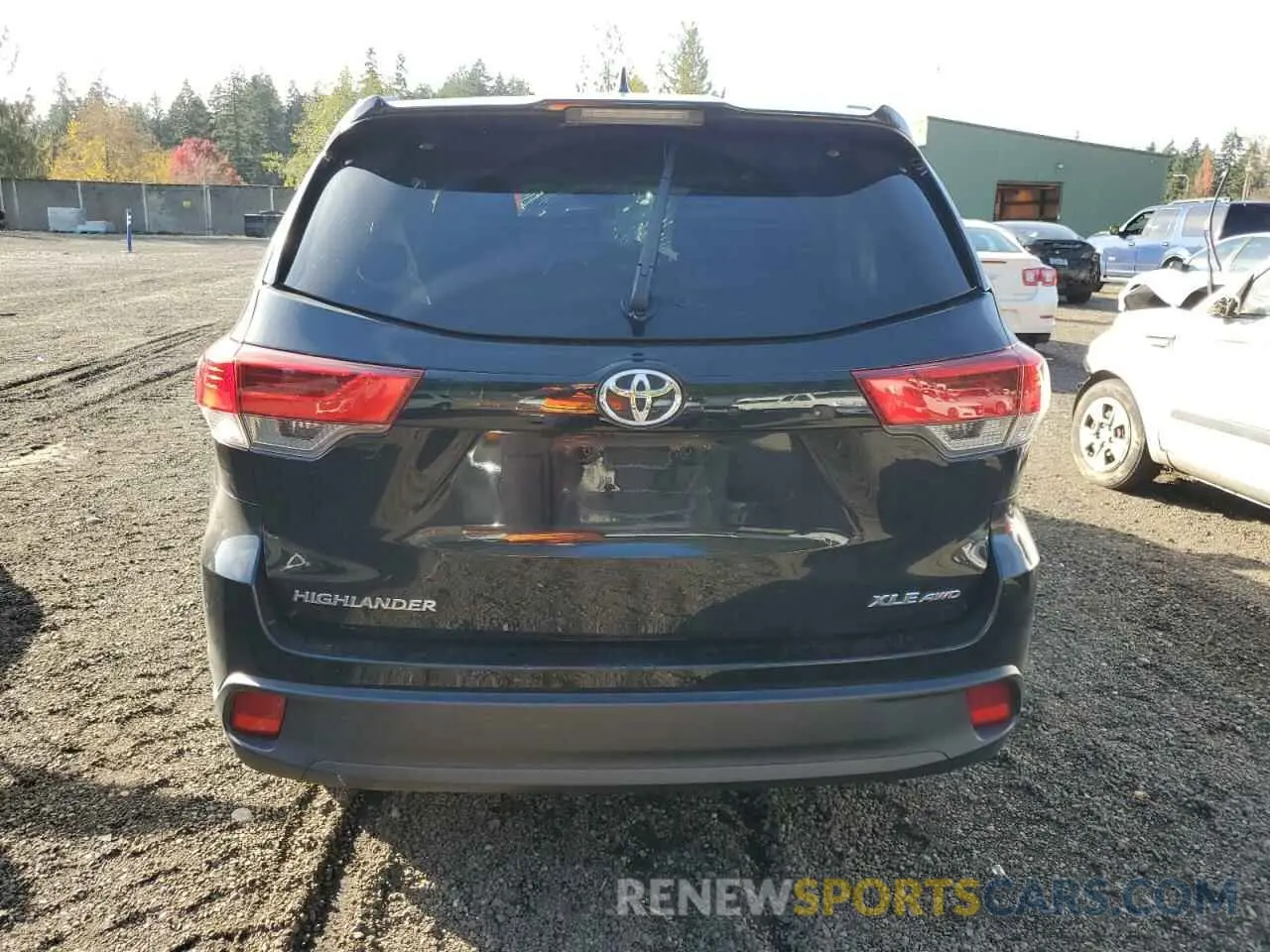 6 Photograph of a damaged car 5TDJZRFH5KS625506 TOYOTA HIGHLANDER 2019