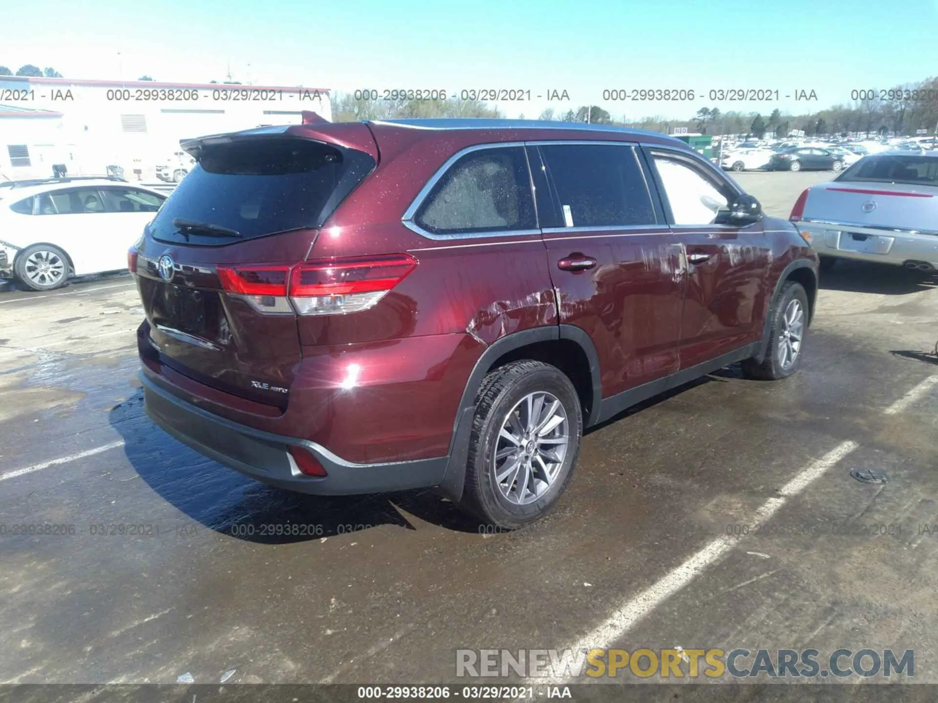 4 Photograph of a damaged car 5TDJZRFH5KS702732 TOYOTA HIGHLANDER 2019