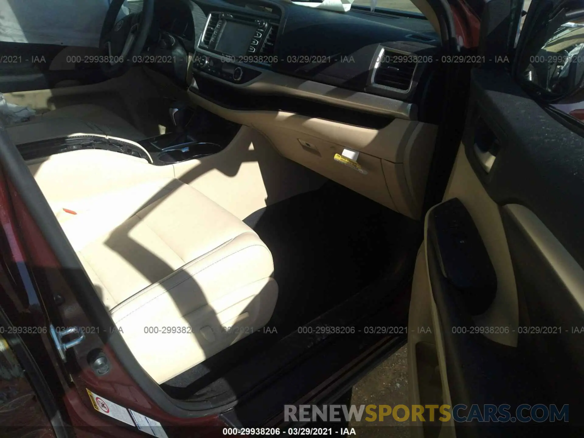 5 Photograph of a damaged car 5TDJZRFH5KS702732 TOYOTA HIGHLANDER 2019