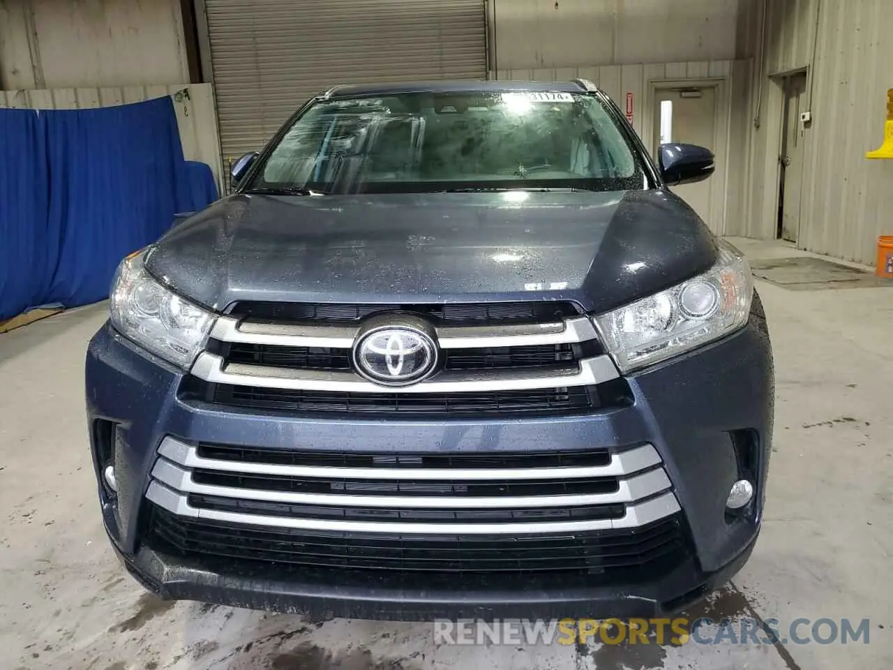 5 Photograph of a damaged car 5TDJZRFH5KS714752 TOYOTA HIGHLANDER 2019