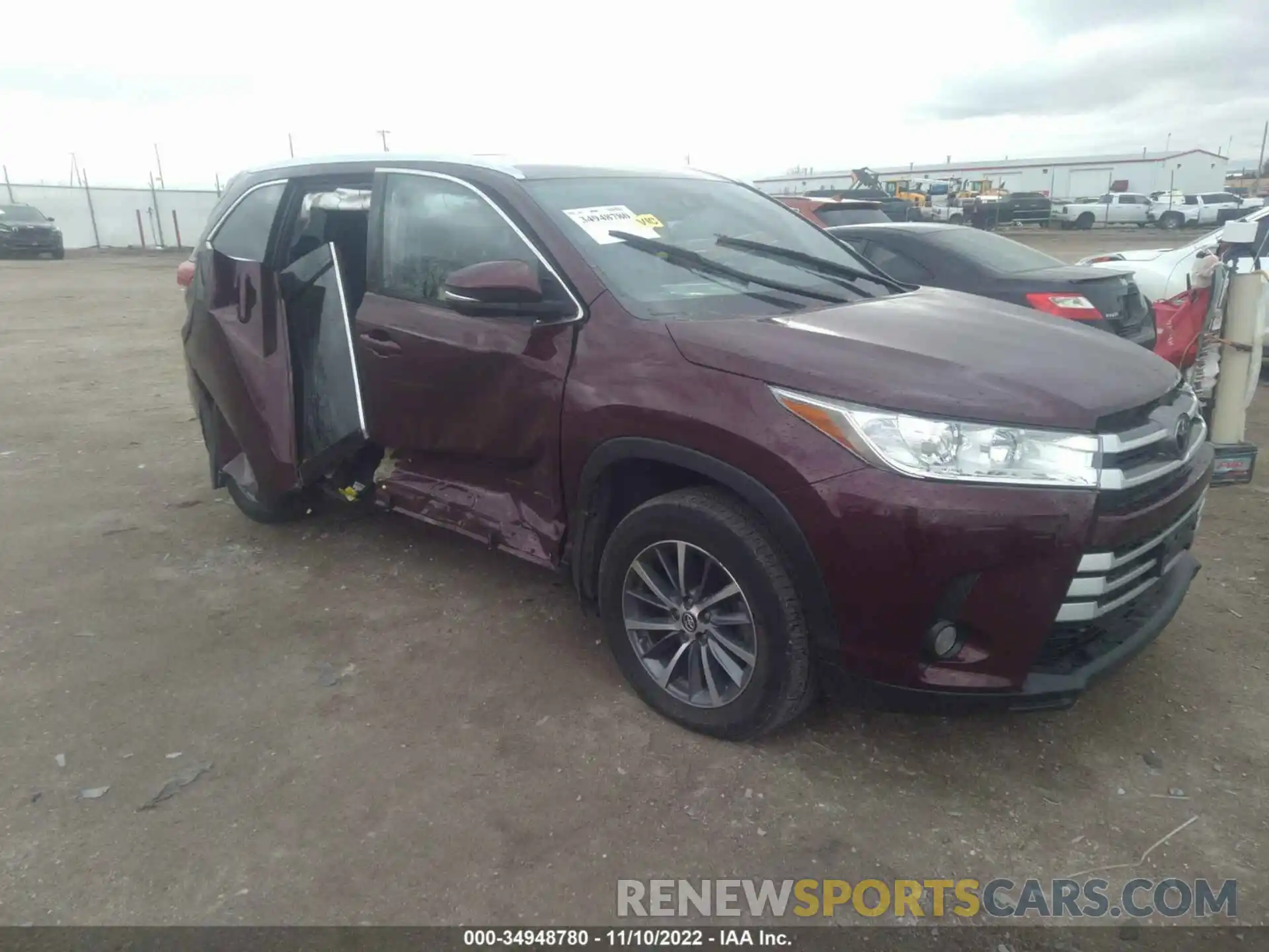 1 Photograph of a damaged car 5TDJZRFH5KS724925 TOYOTA HIGHLANDER 2019