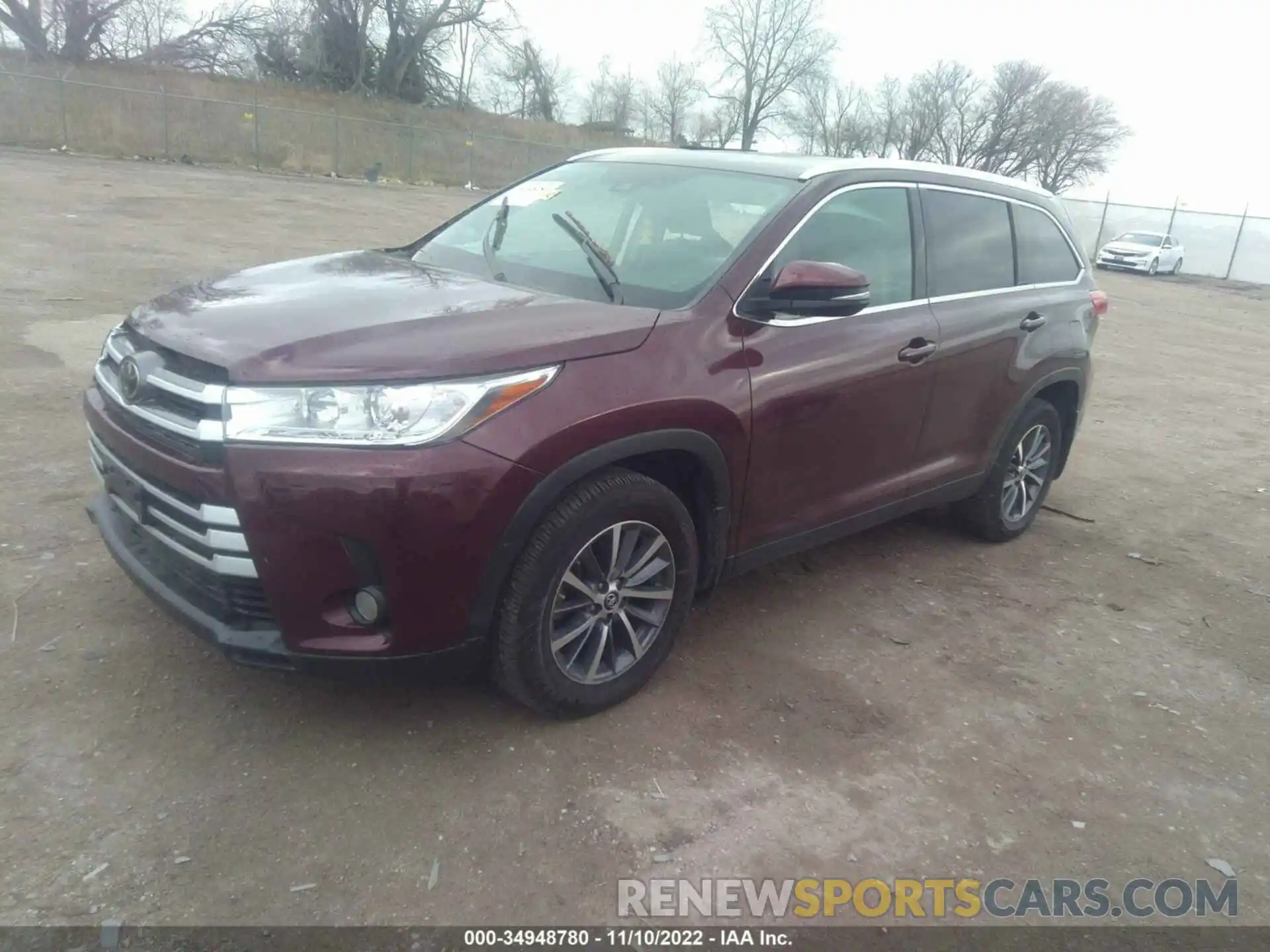 2 Photograph of a damaged car 5TDJZRFH5KS724925 TOYOTA HIGHLANDER 2019