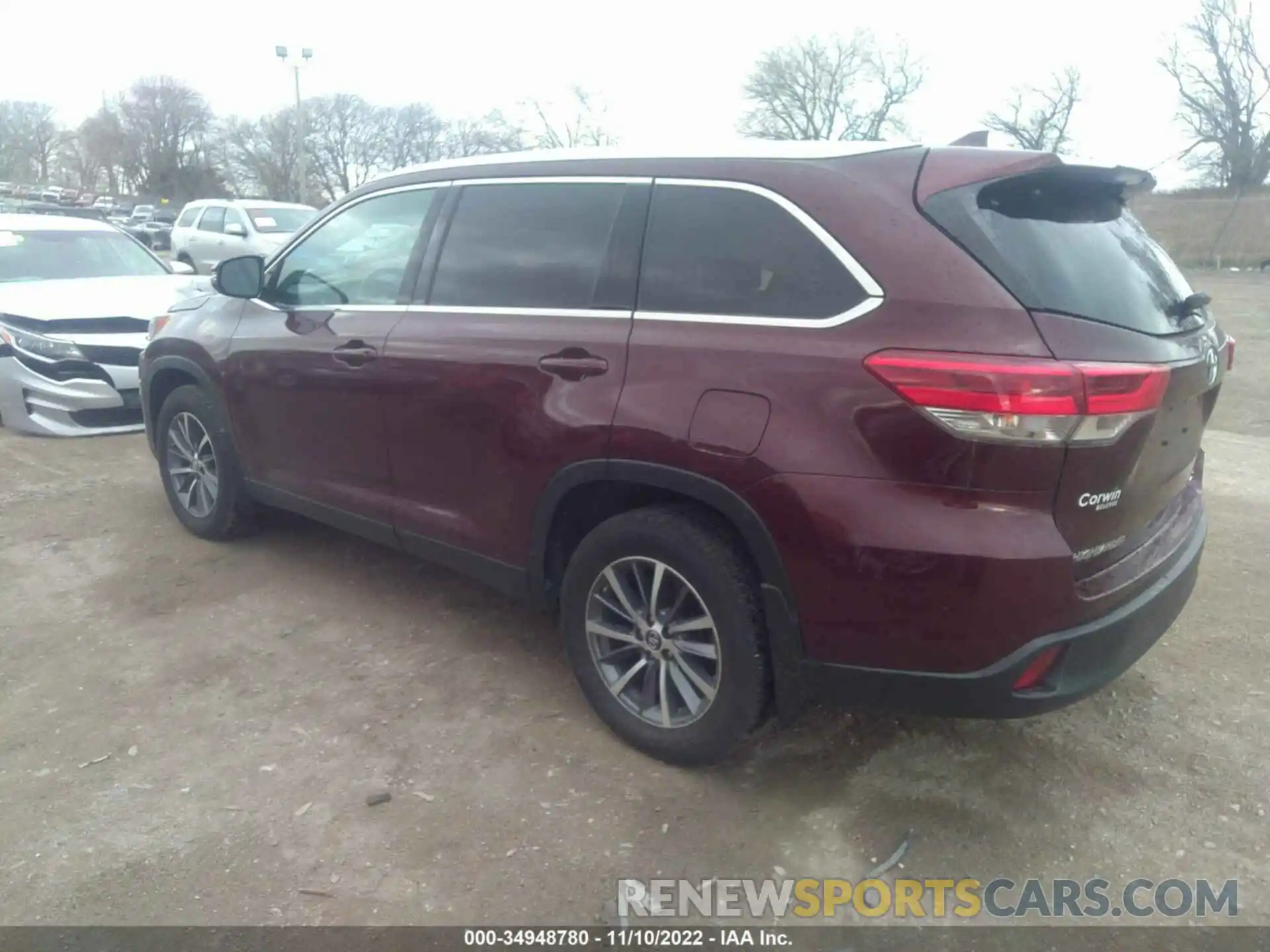 3 Photograph of a damaged car 5TDJZRFH5KS724925 TOYOTA HIGHLANDER 2019