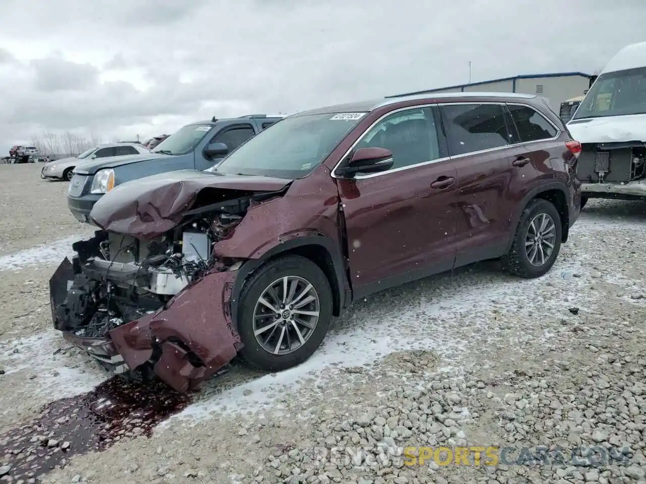 1 Photograph of a damaged car 5TDJZRFH5KS738520 TOYOTA HIGHLANDER 2019