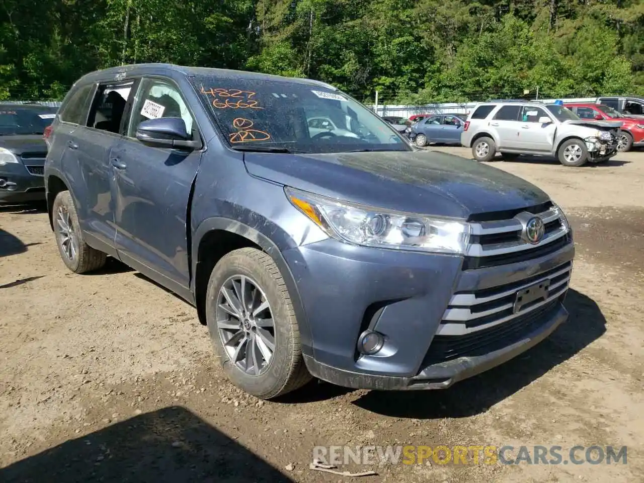 1 Photograph of a damaged car 5TDJZRFH5KS745368 TOYOTA HIGHLANDER 2019