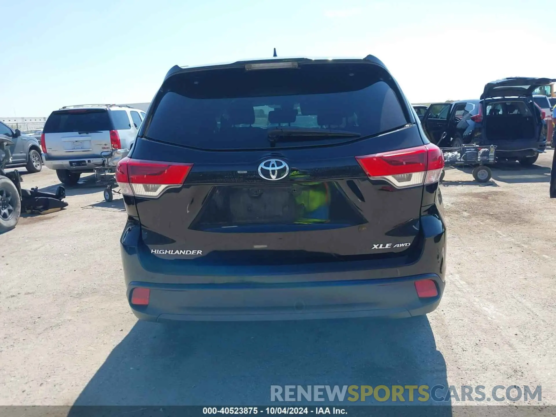 16 Photograph of a damaged car 5TDJZRFH5KS920265 TOYOTA HIGHLANDER 2019