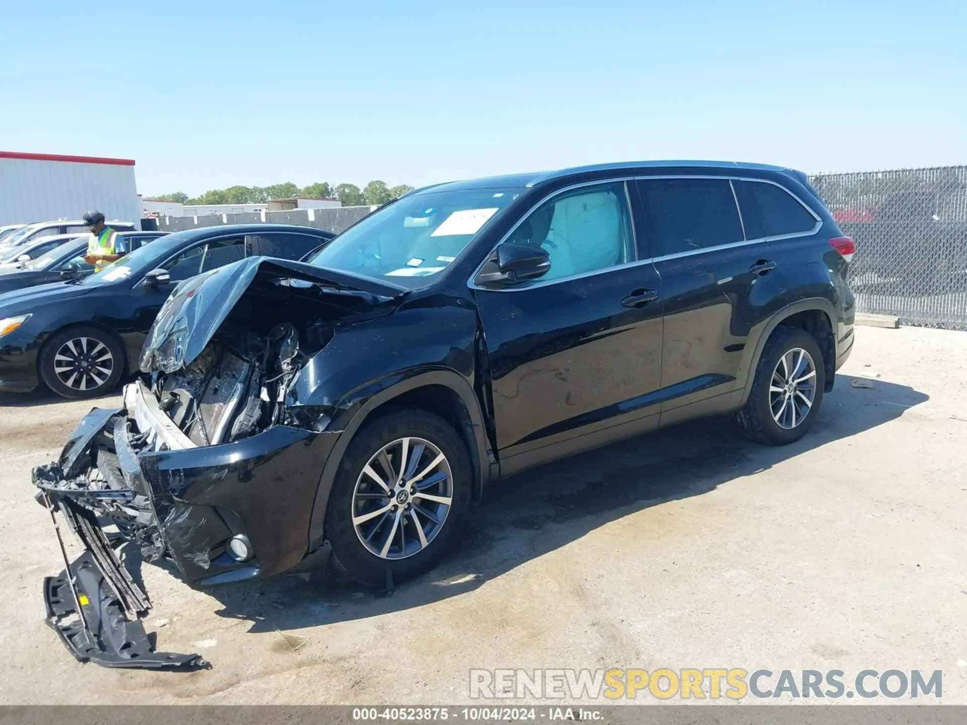 2 Photograph of a damaged car 5TDJZRFH5KS920265 TOYOTA HIGHLANDER 2019
