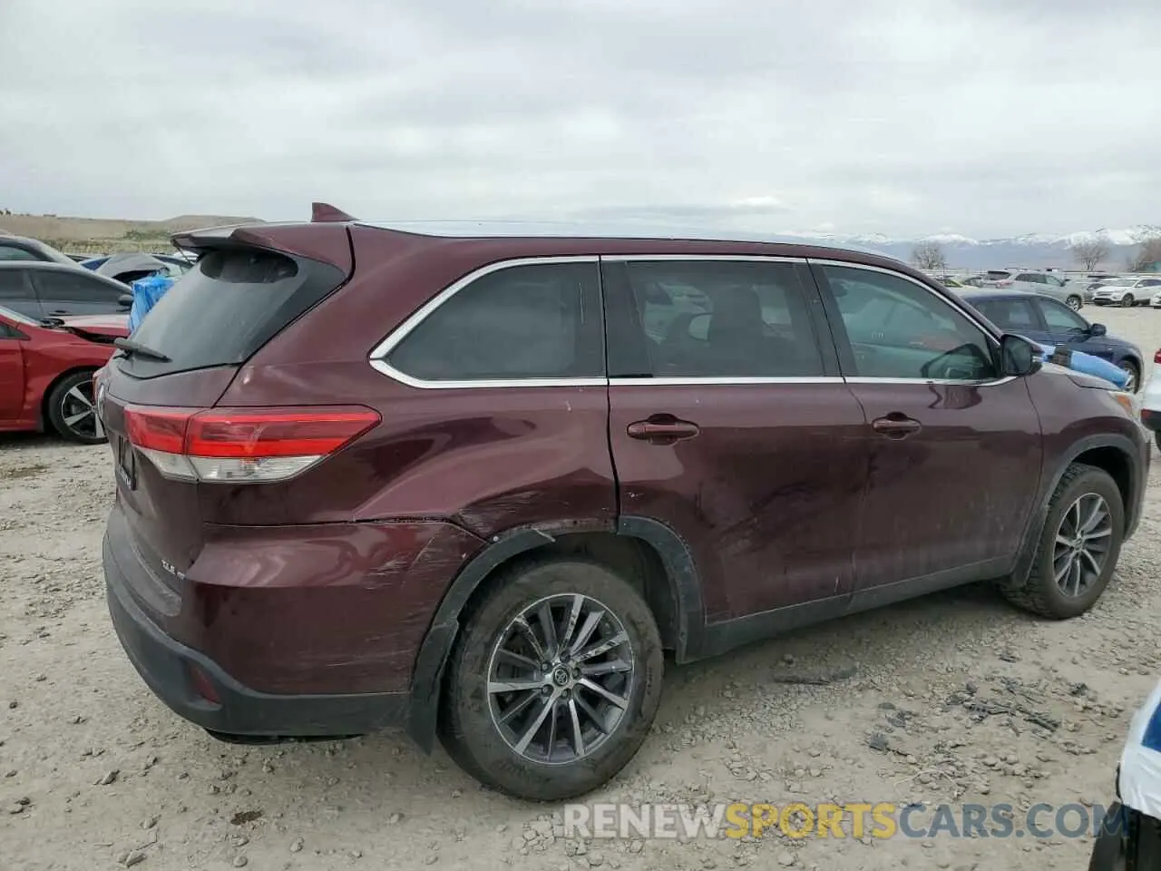 3 Photograph of a damaged car 5TDJZRFH5KS930410 TOYOTA HIGHLANDER 2019