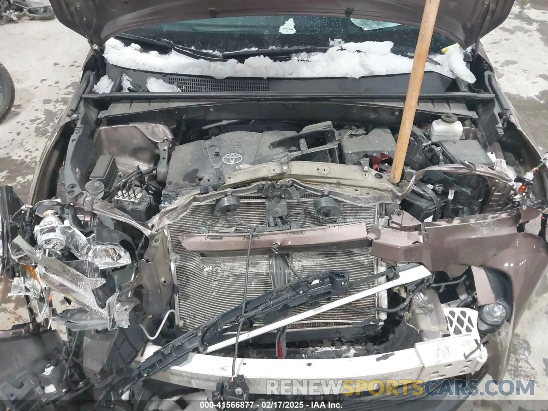 10 Photograph of a damaged car 5TDJZRFH5KS973127 TOYOTA HIGHLANDER 2019