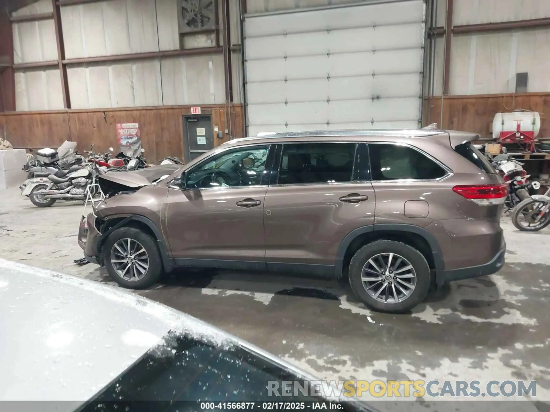 14 Photograph of a damaged car 5TDJZRFH5KS973127 TOYOTA HIGHLANDER 2019