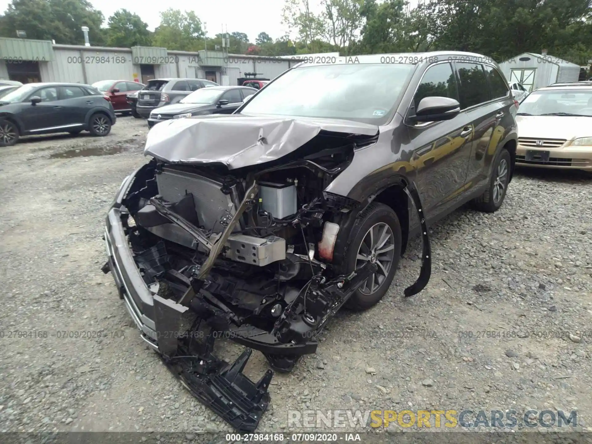 2 Photograph of a damaged car 5TDJZRFH5KS991689 TOYOTA HIGHLANDER 2019