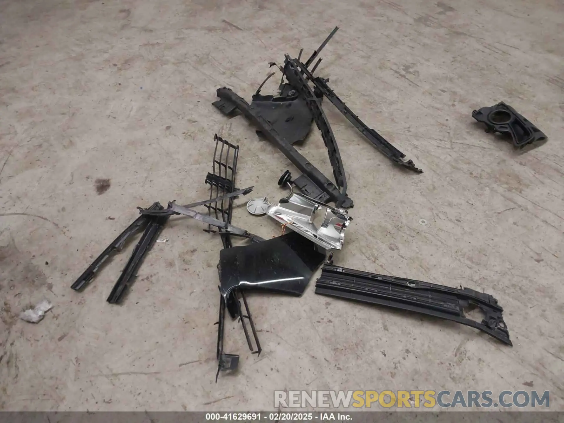 11 Photograph of a damaged car 5TDJZRFH5KS996424 TOYOTA HIGHLANDER 2019