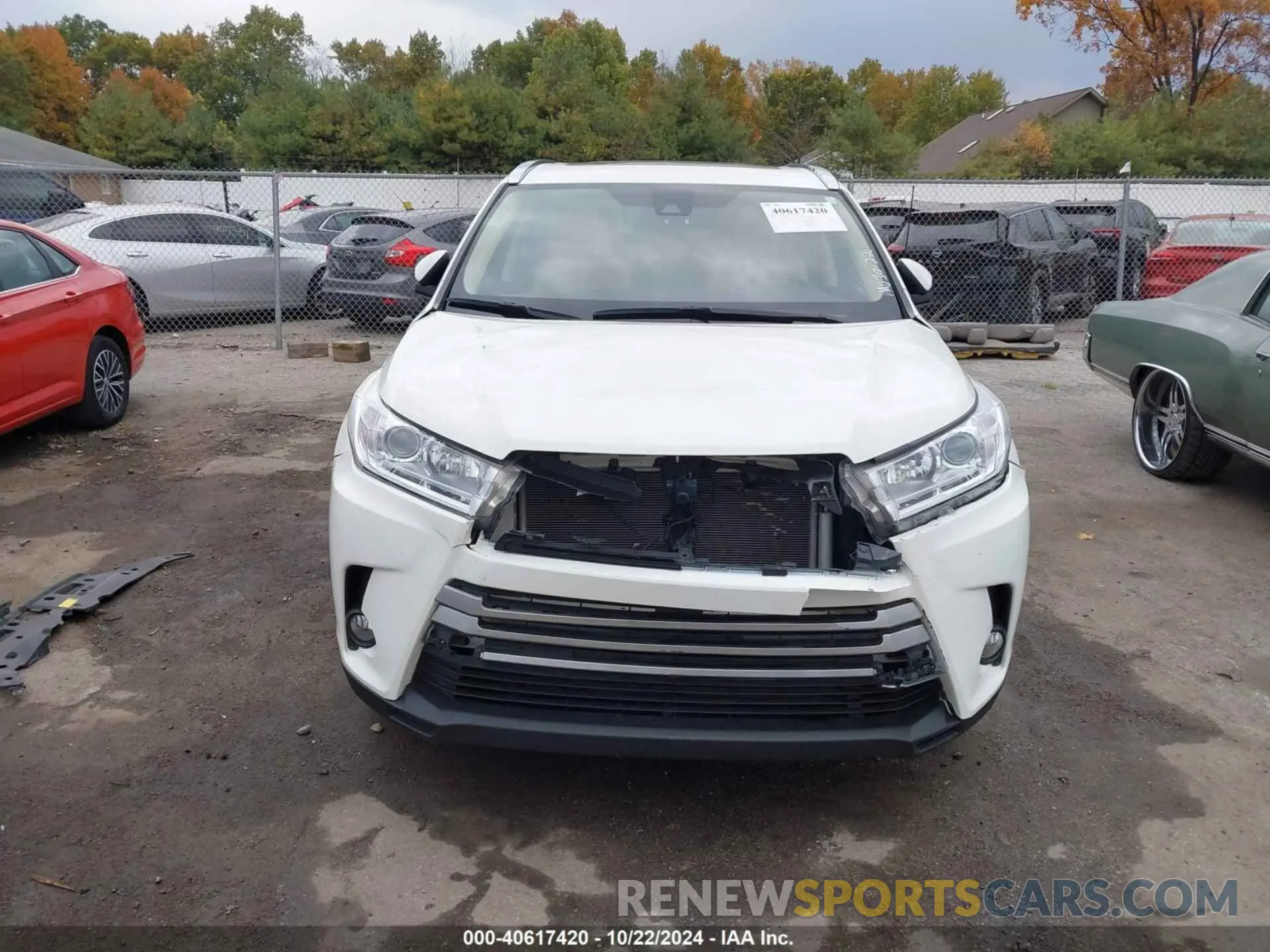 13 Photograph of a damaged car 5TDJZRFH6KS562772 TOYOTA HIGHLANDER 2019