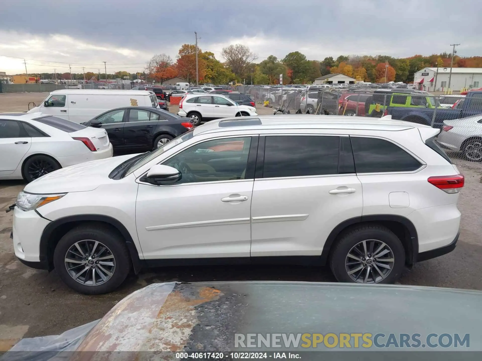 15 Photograph of a damaged car 5TDJZRFH6KS562772 TOYOTA HIGHLANDER 2019