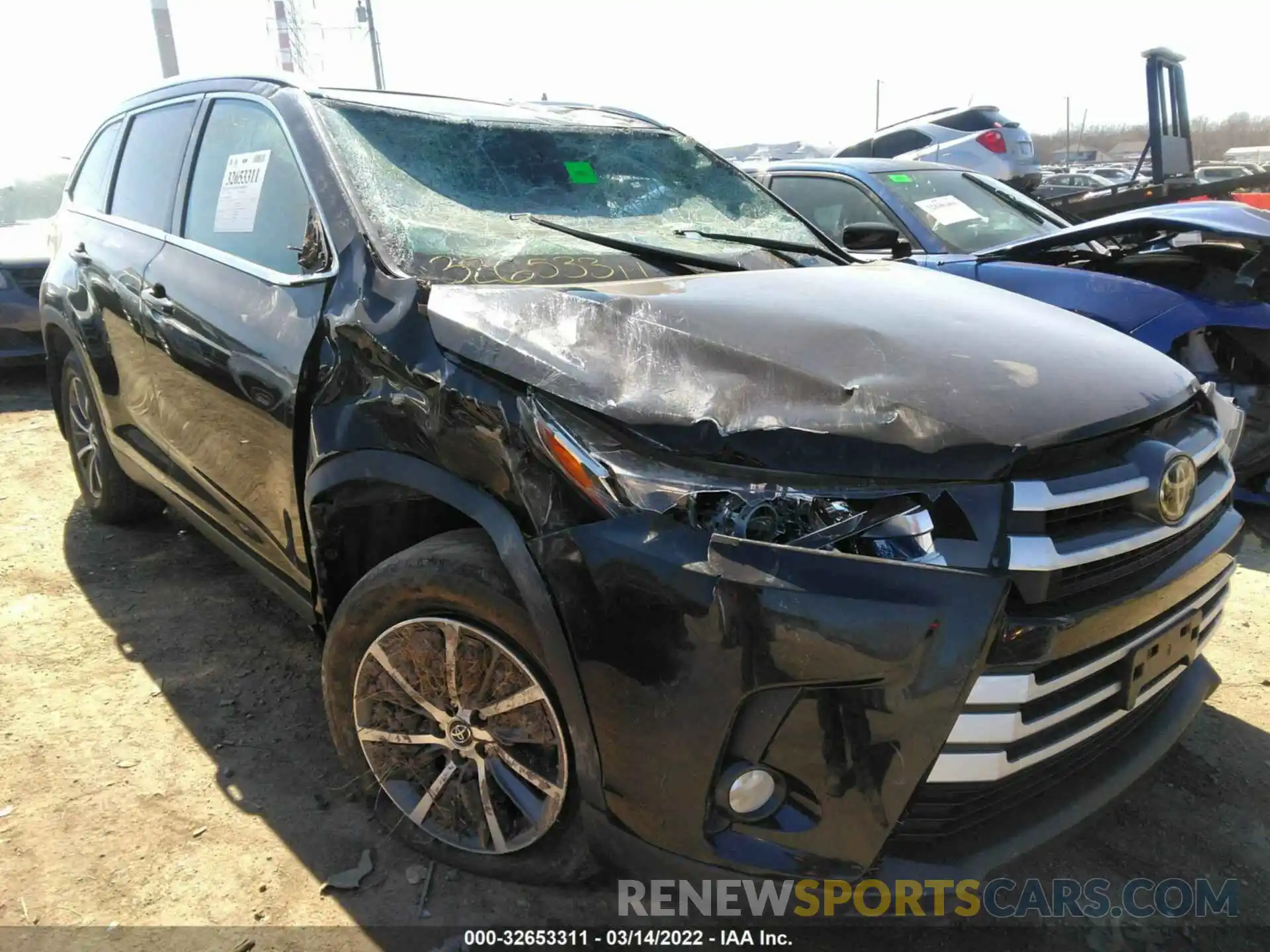 1 Photograph of a damaged car 5TDJZRFH6KS571875 TOYOTA HIGHLANDER 2019