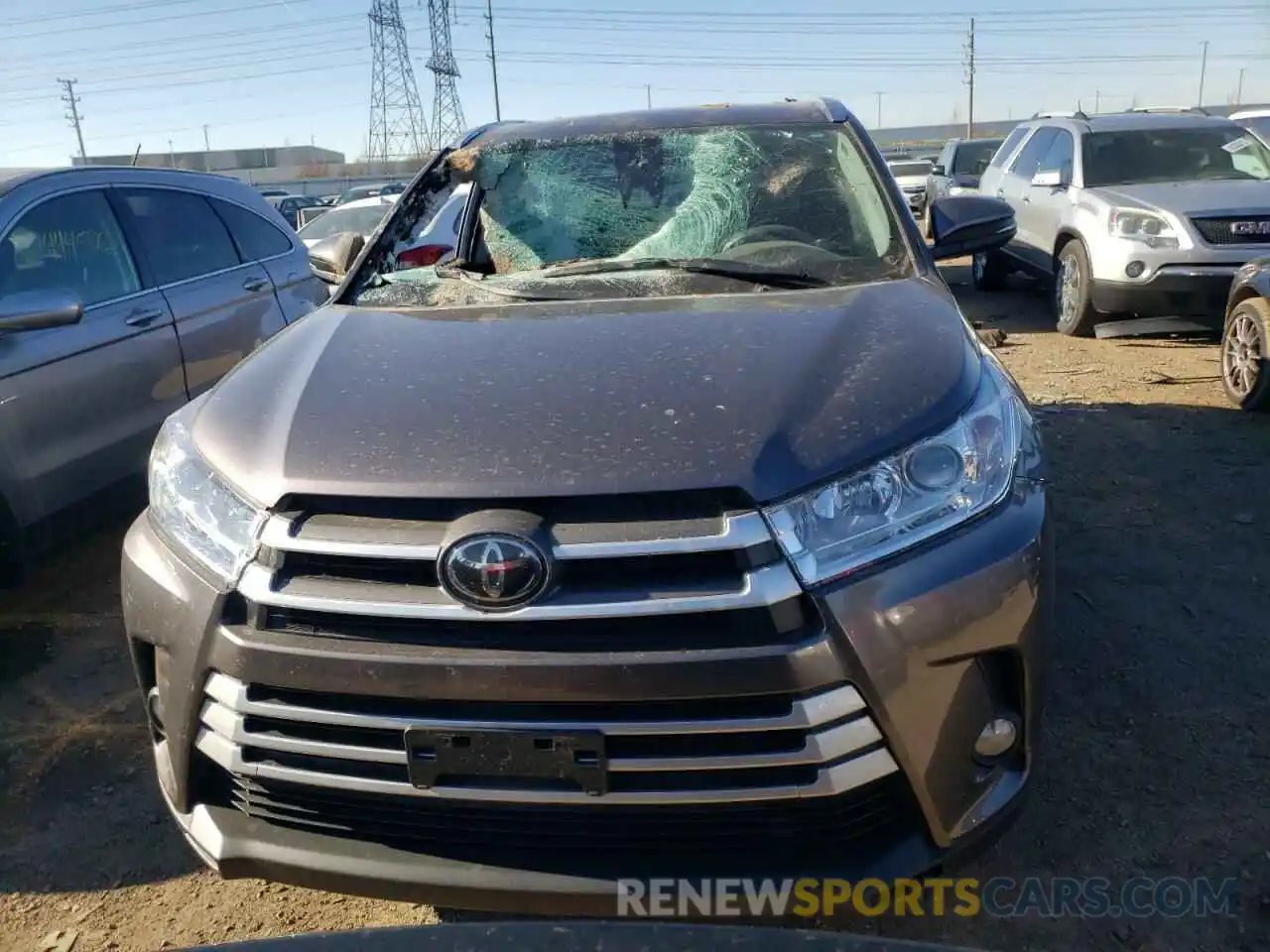 5 Photograph of a damaged car 5TDJZRFH6KS576526 TOYOTA HIGHLANDER 2019