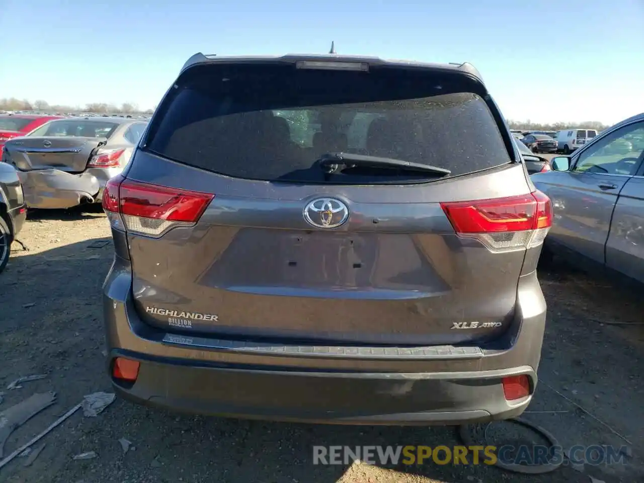 6 Photograph of a damaged car 5TDJZRFH6KS576526 TOYOTA HIGHLANDER 2019