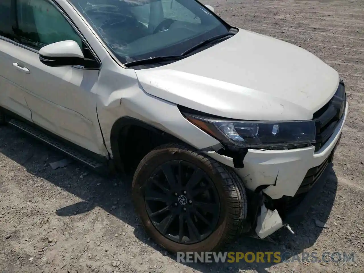 9 Photograph of a damaged car 5TDJZRFH6KS577255 TOYOTA HIGHLANDER 2019