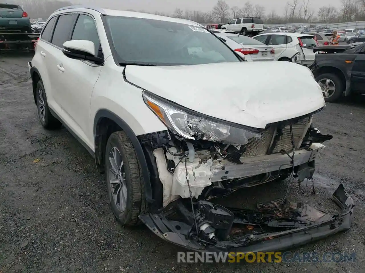 1 Photograph of a damaged car 5TDJZRFH6KS578227 TOYOTA HIGHLANDER 2019