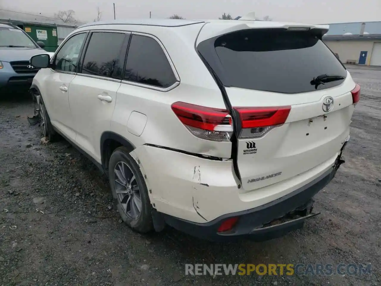 3 Photograph of a damaged car 5TDJZRFH6KS578227 TOYOTA HIGHLANDER 2019