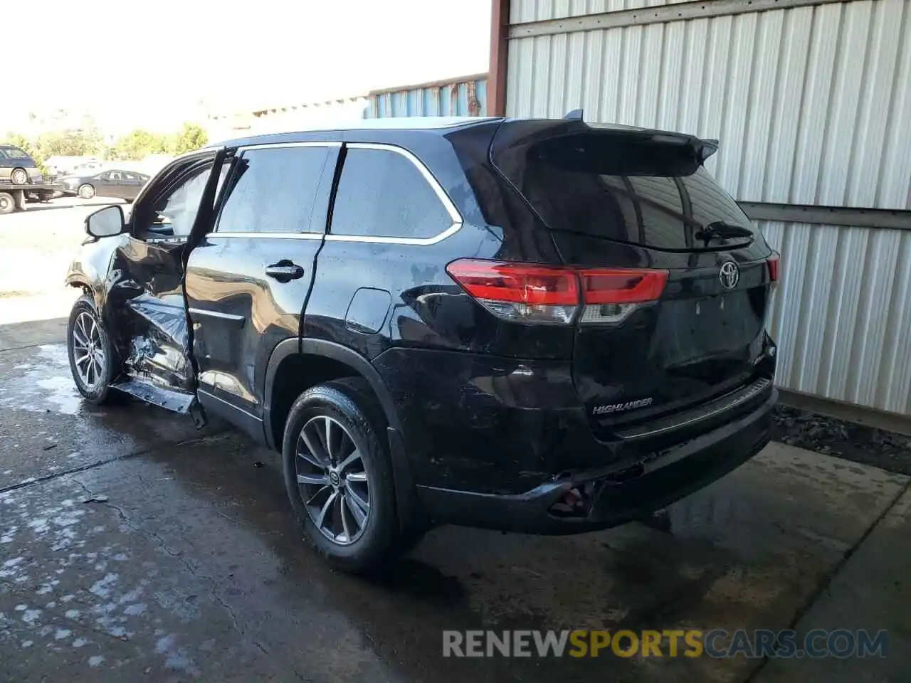 3 Photograph of a damaged car 5TDJZRFH6KS579524 TOYOTA HIGHLANDER 2019