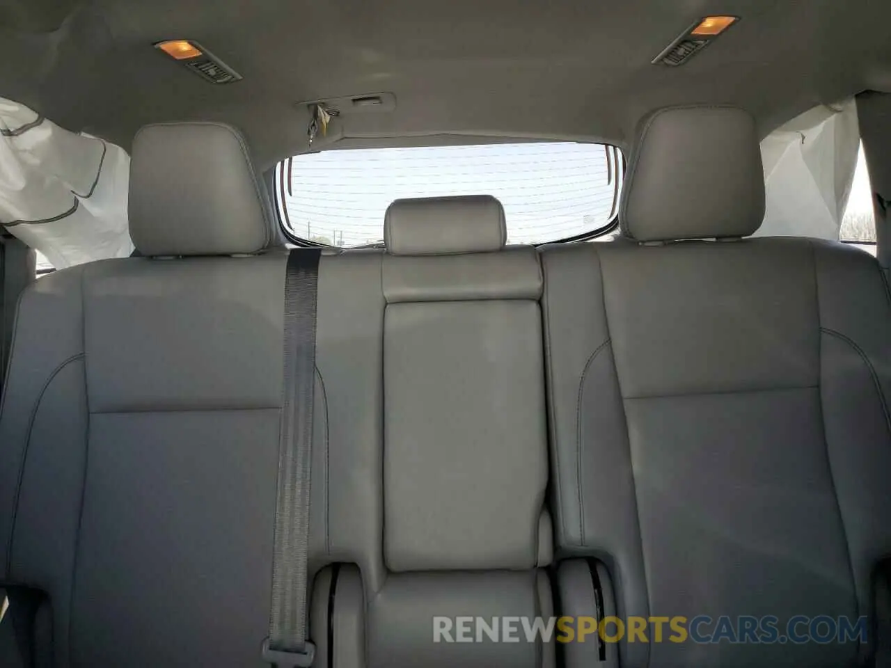 10 Photograph of a damaged car 5TDJZRFH6KS579801 TOYOTA HIGHLANDER 2019