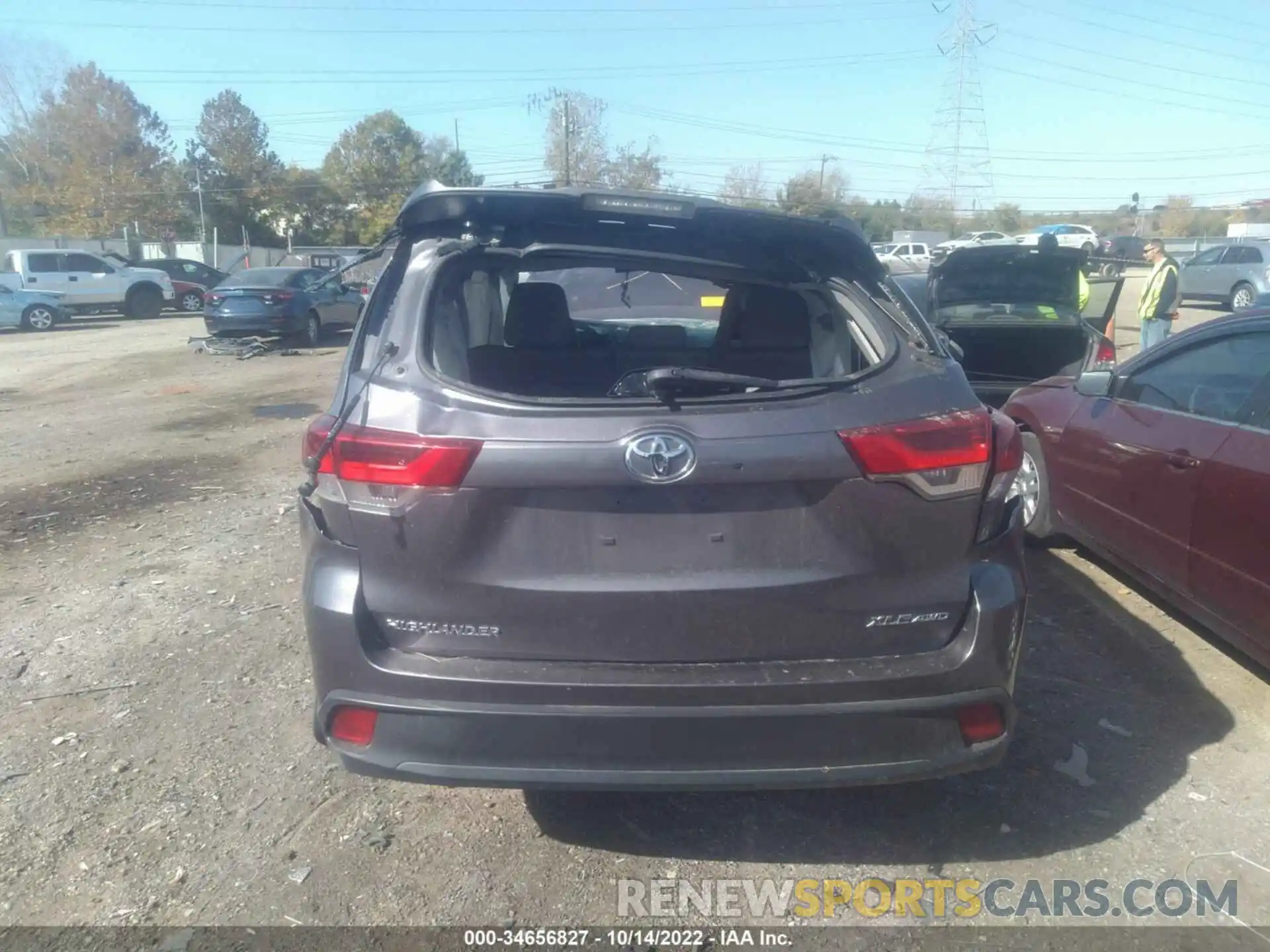 6 Photograph of a damaged car 5TDJZRFH6KS583721 TOYOTA HIGHLANDER 2019