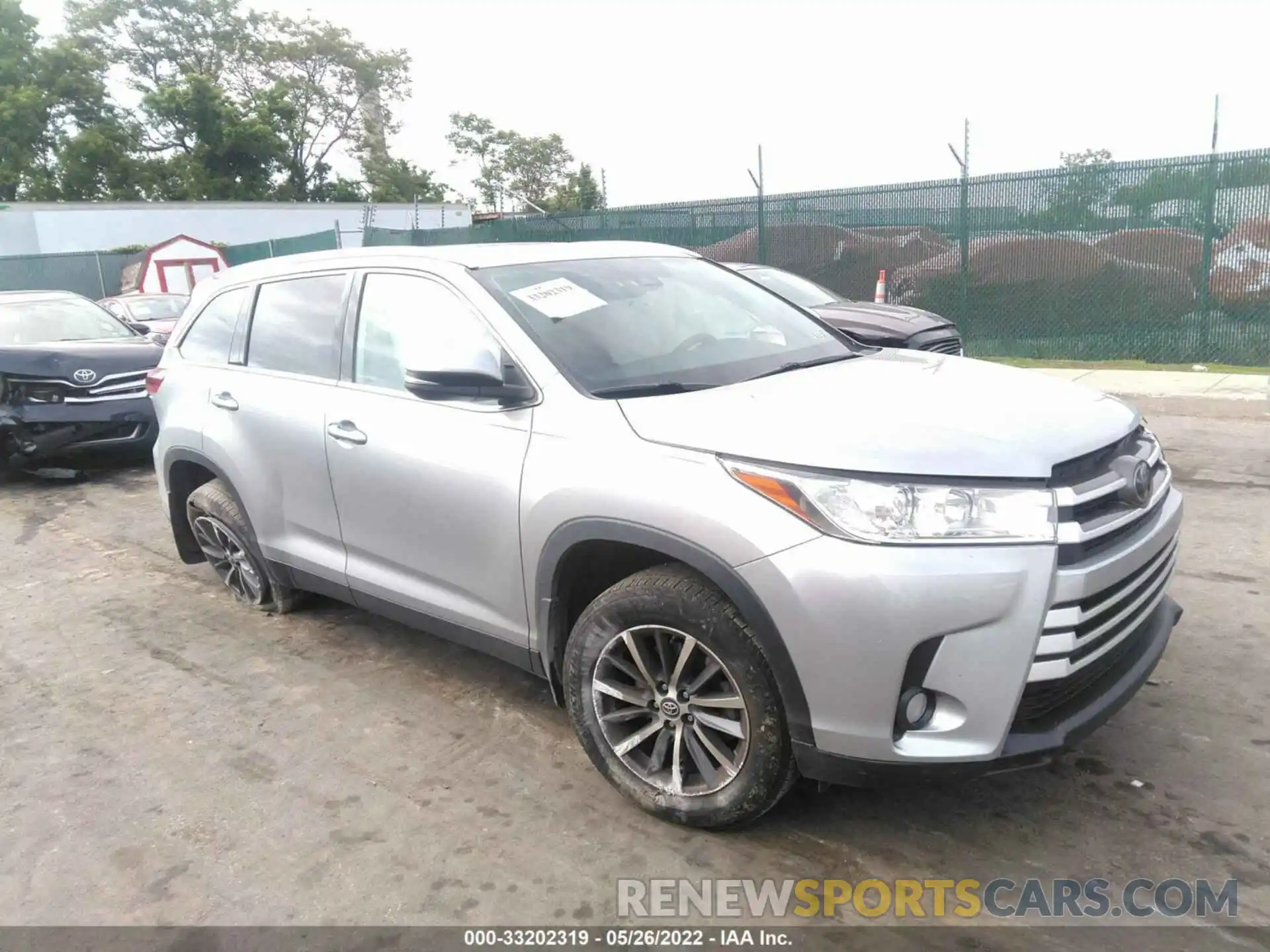 1 Photograph of a damaged car 5TDJZRFH6KS584111 TOYOTA HIGHLANDER 2019