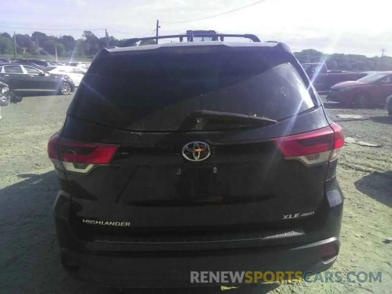 6 Photograph of a damaged car 5TDJZRFH6KS587607 TOYOTA HIGHLANDER 2019