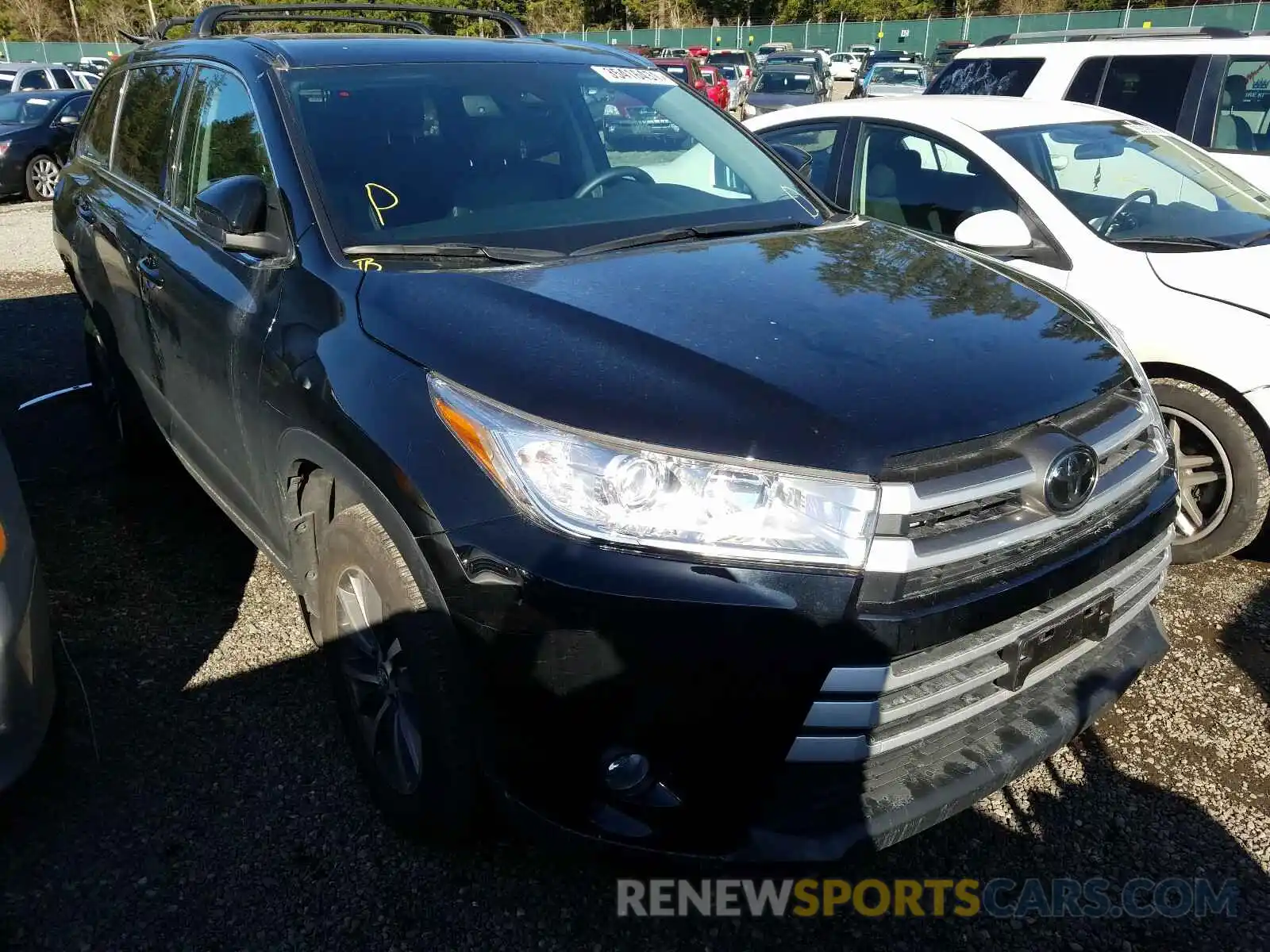 1 Photograph of a damaged car 5TDJZRFH6KS589177 TOYOTA HIGHLANDER 2019