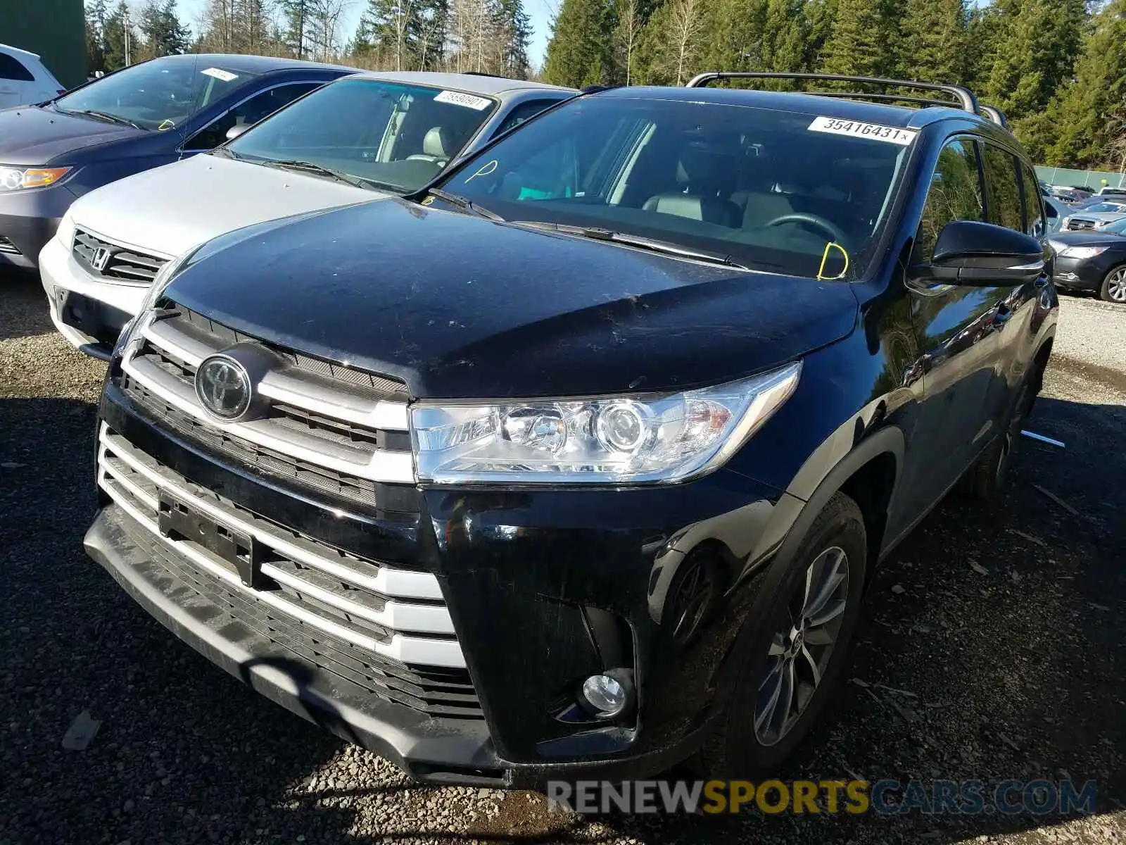 2 Photograph of a damaged car 5TDJZRFH6KS589177 TOYOTA HIGHLANDER 2019