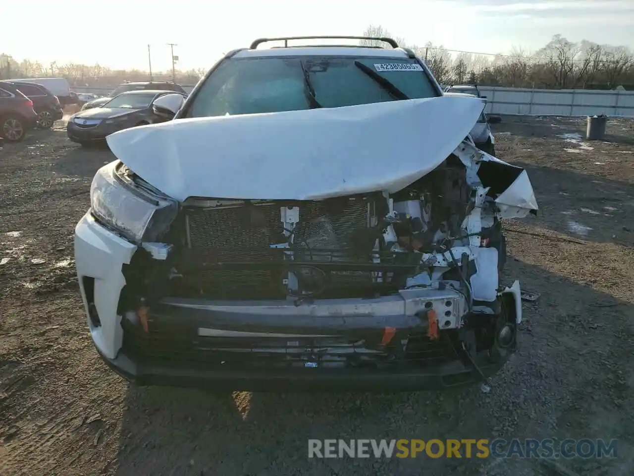 5 Photograph of a damaged car 5TDJZRFH6KS591060 TOYOTA HIGHLANDER 2019