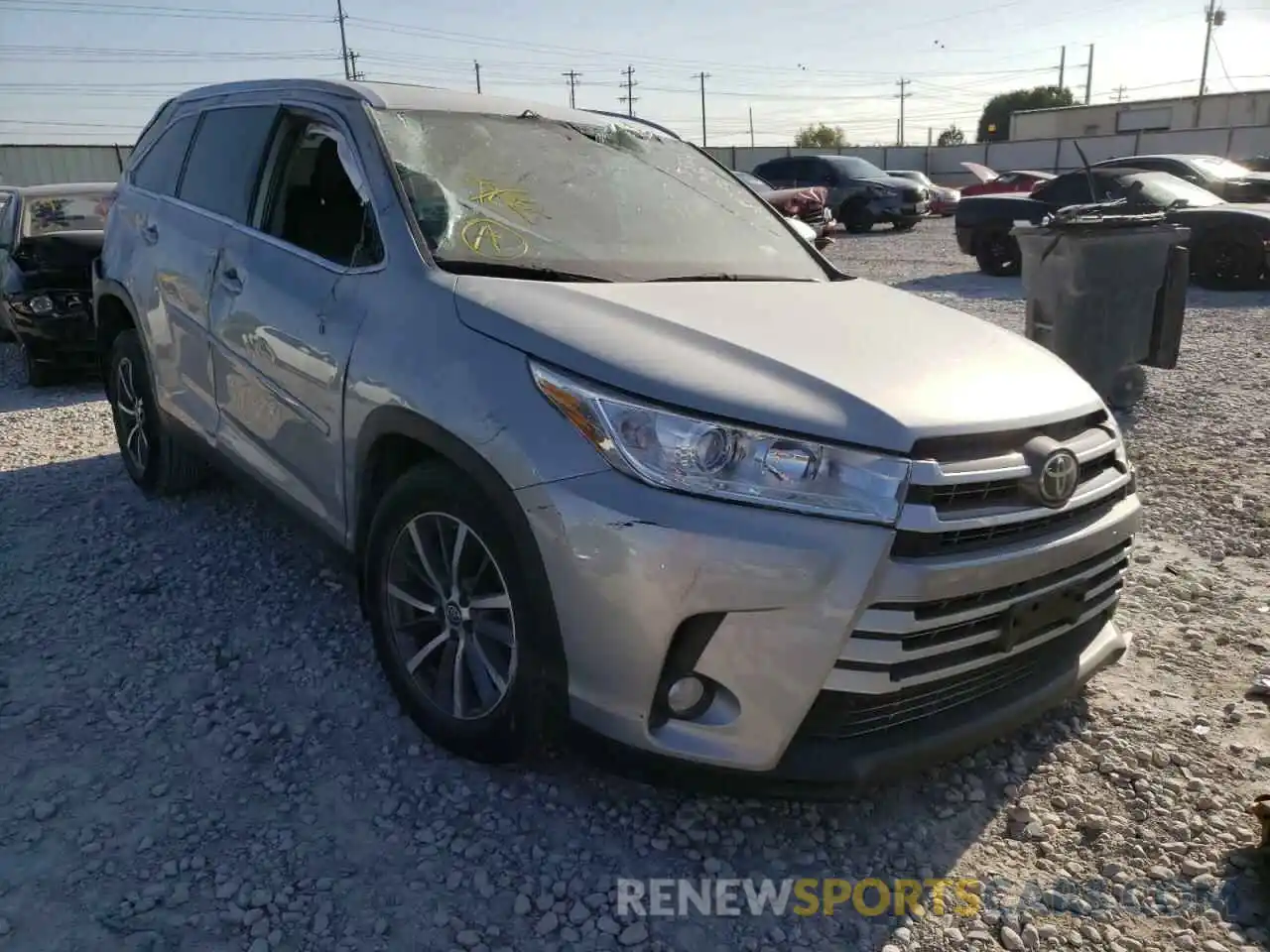 1 Photograph of a damaged car 5TDJZRFH6KS592905 TOYOTA HIGHLANDER 2019